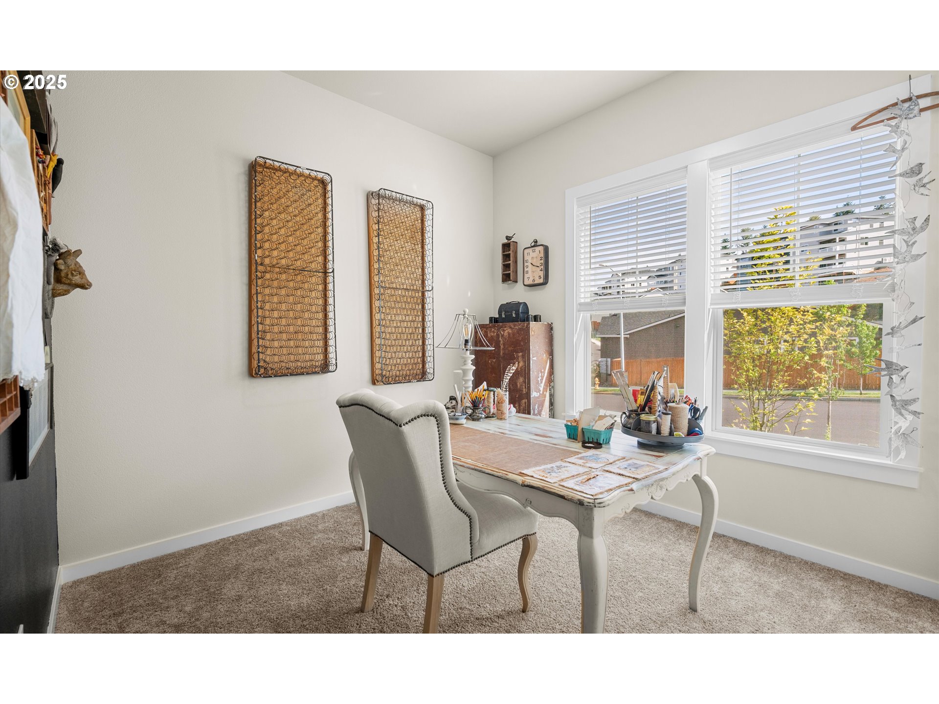 1987 NE CURRIN CREEK DR