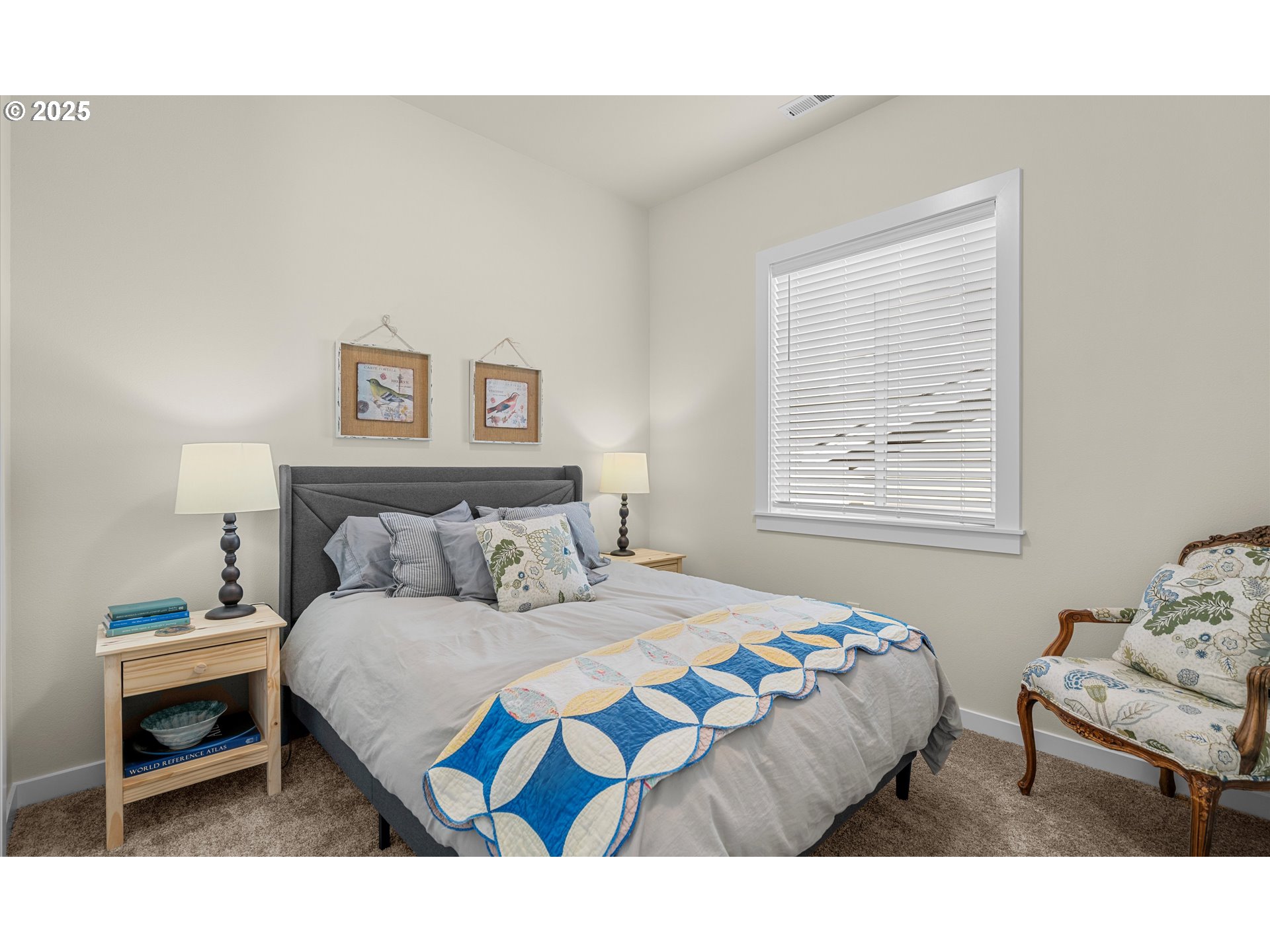 1987 NE CURRIN CREEK DR