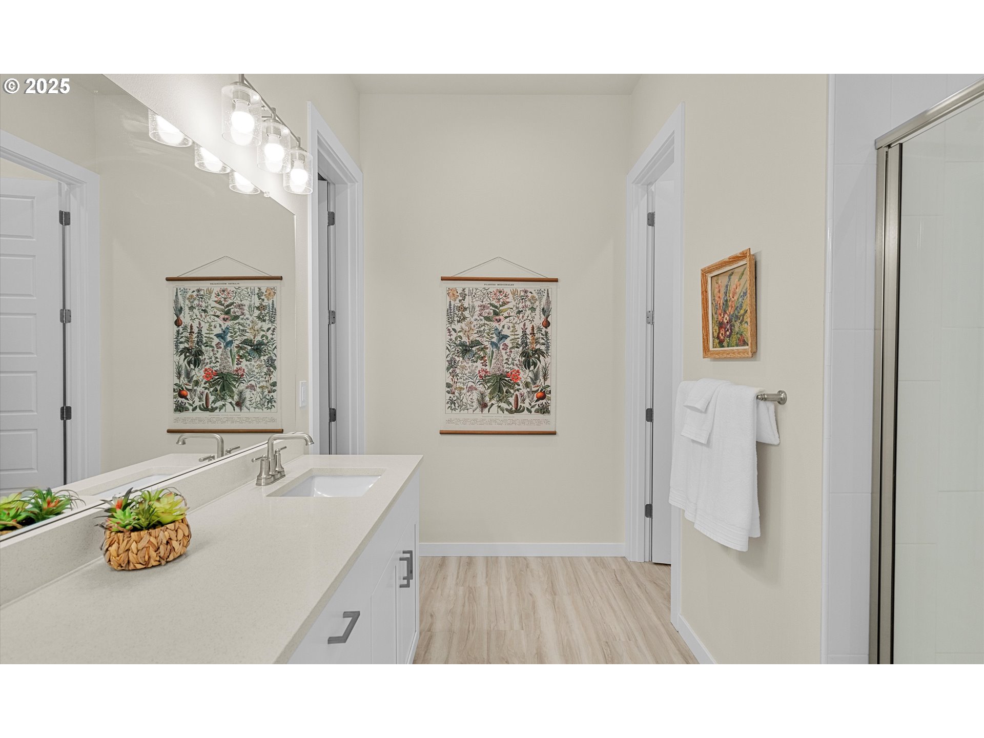 1987 NE CURRIN CREEK DR