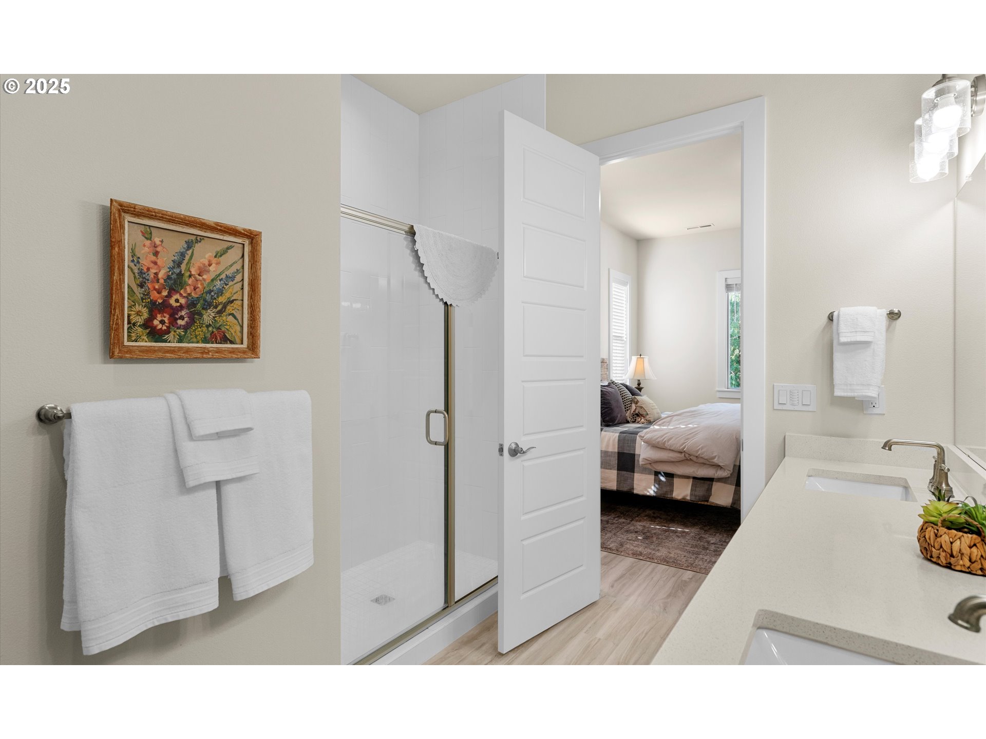 1987 NE CURRIN CREEK DR