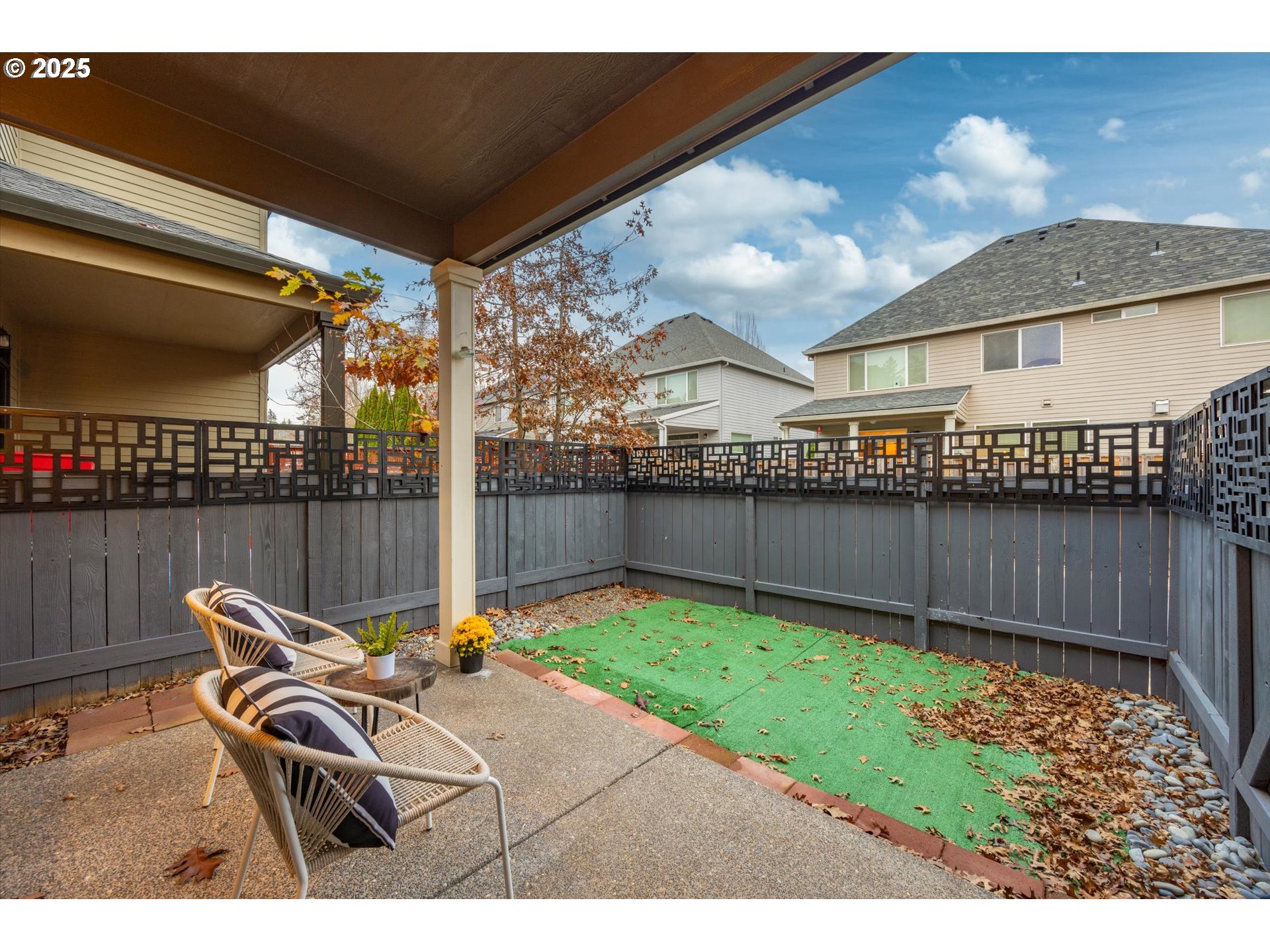 5658 NE ORENCO GARDENS DR