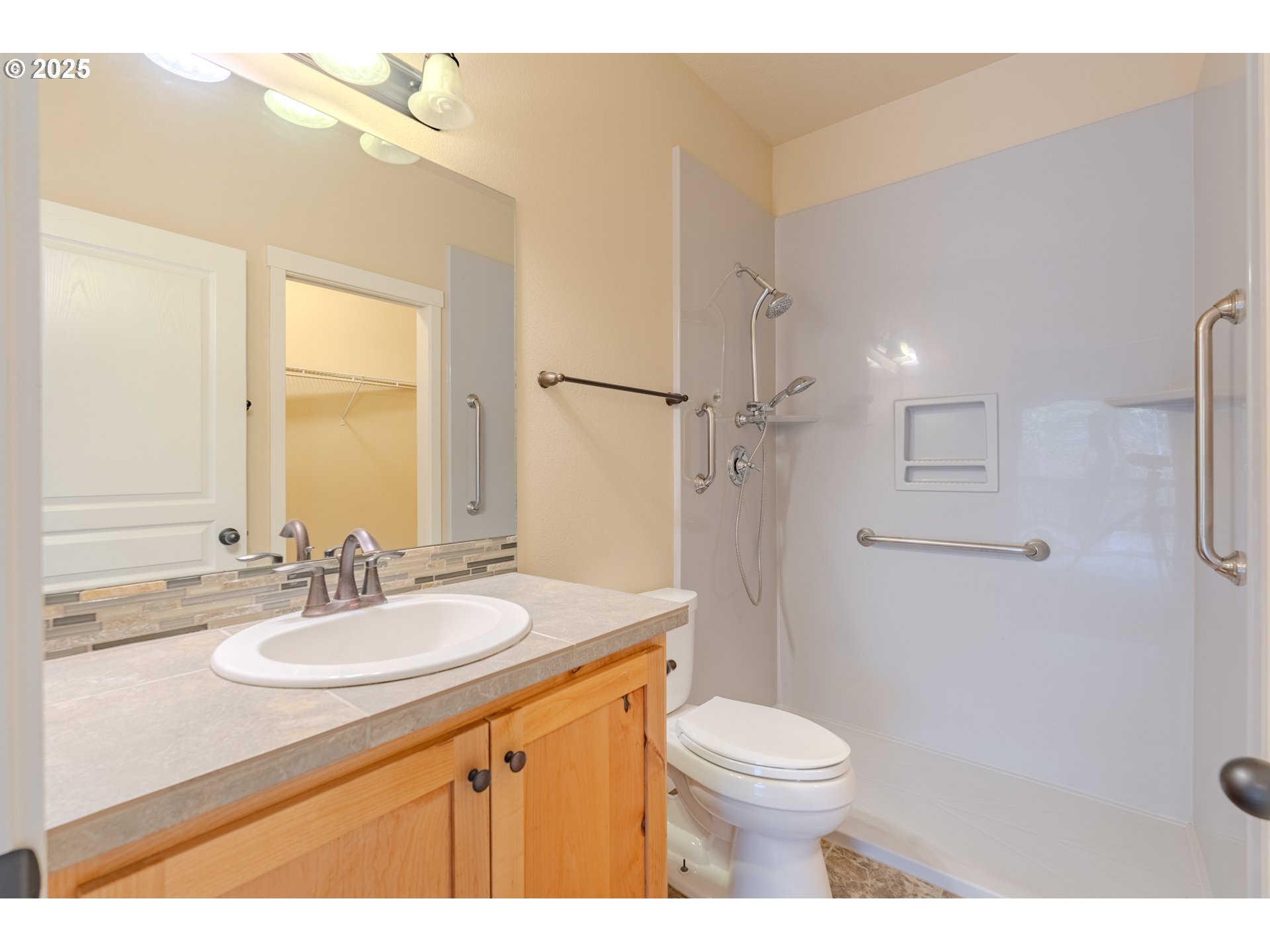 185 N 43RD PL