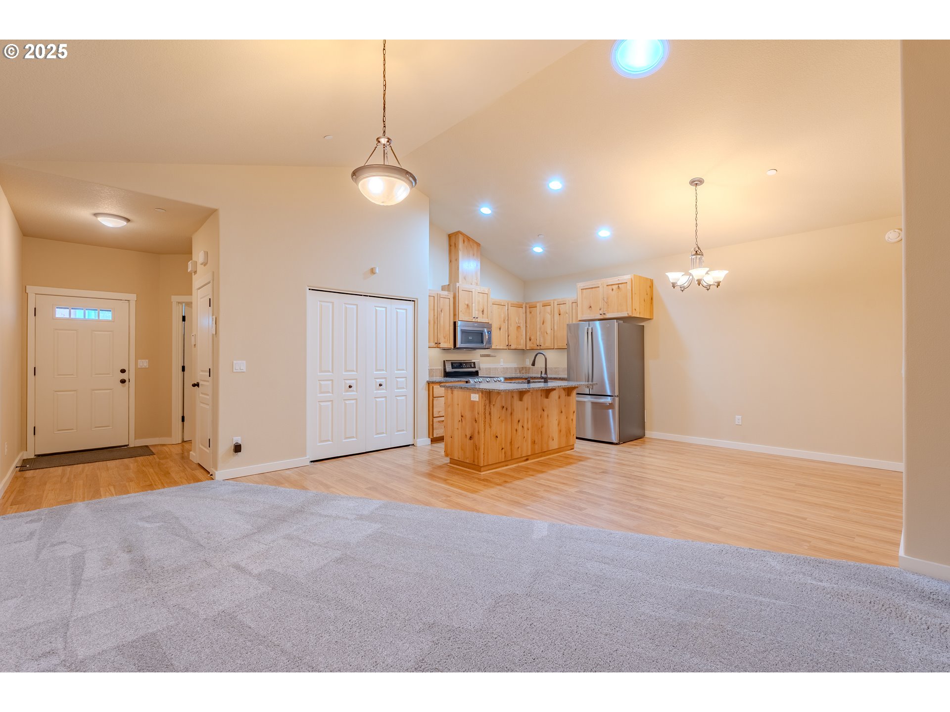 185 N 43RD PL