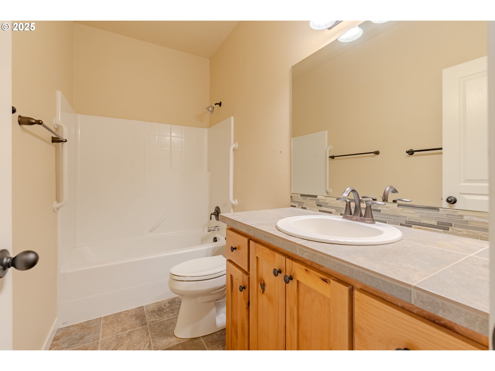 185 N 43RD PL