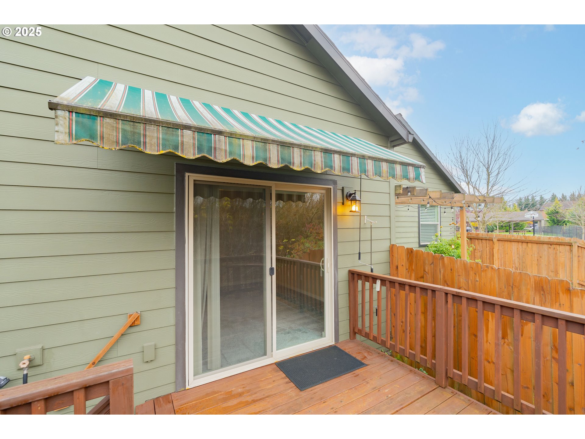 185 N 43RD PL