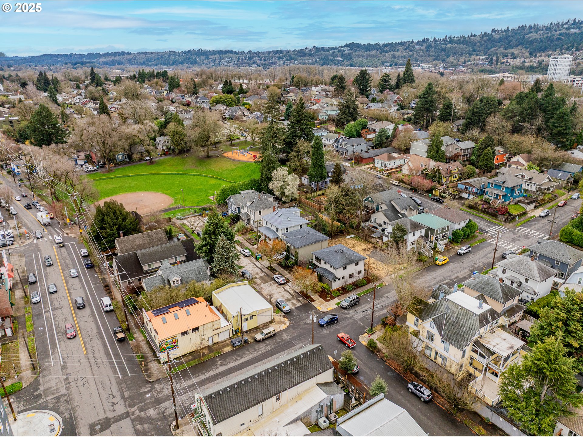 3305 SE 11TH AVE