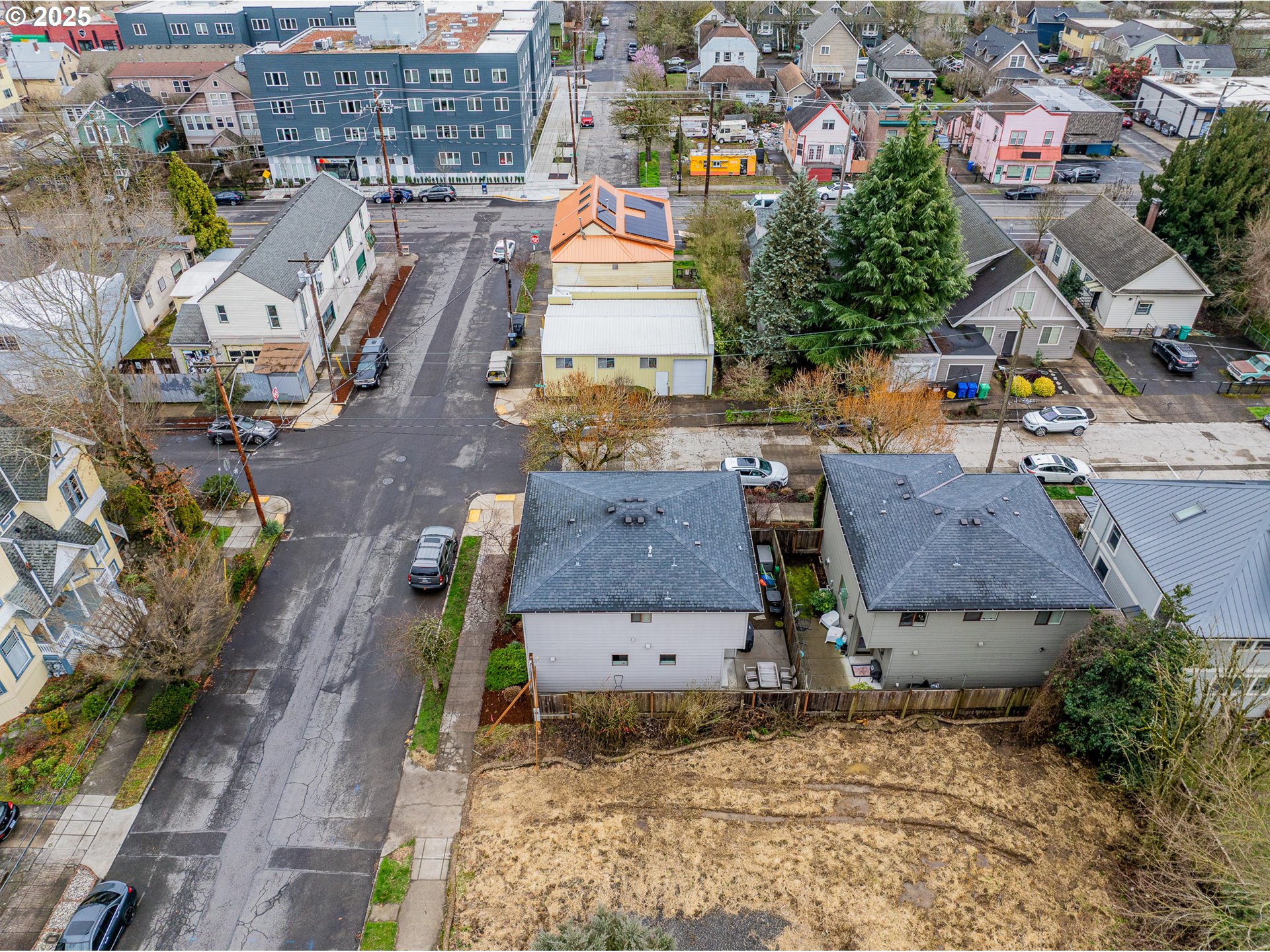 3305 SE 11TH AVE