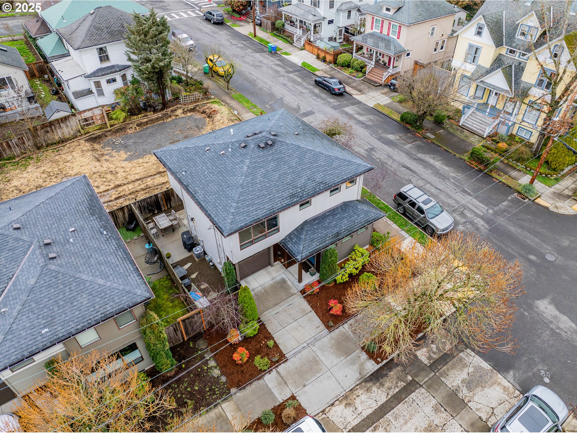 3305 SE 11TH AVE