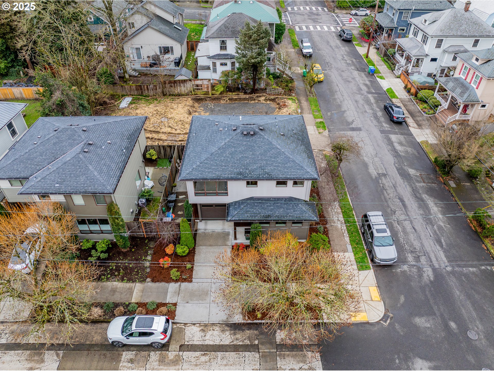 3305 SE 11TH AVE