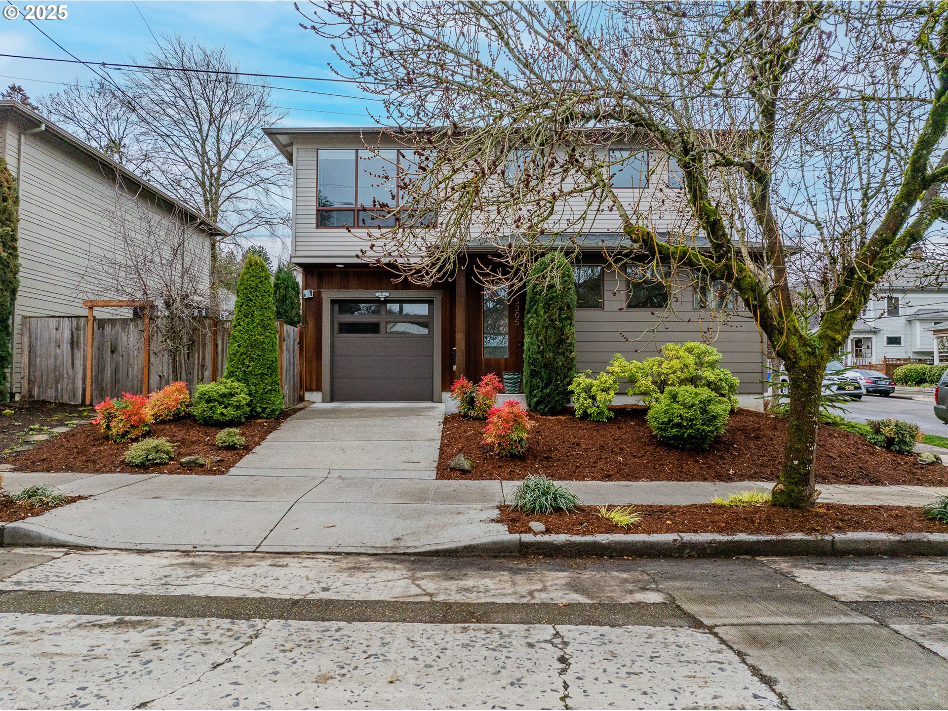 3305 SE 11TH AVE