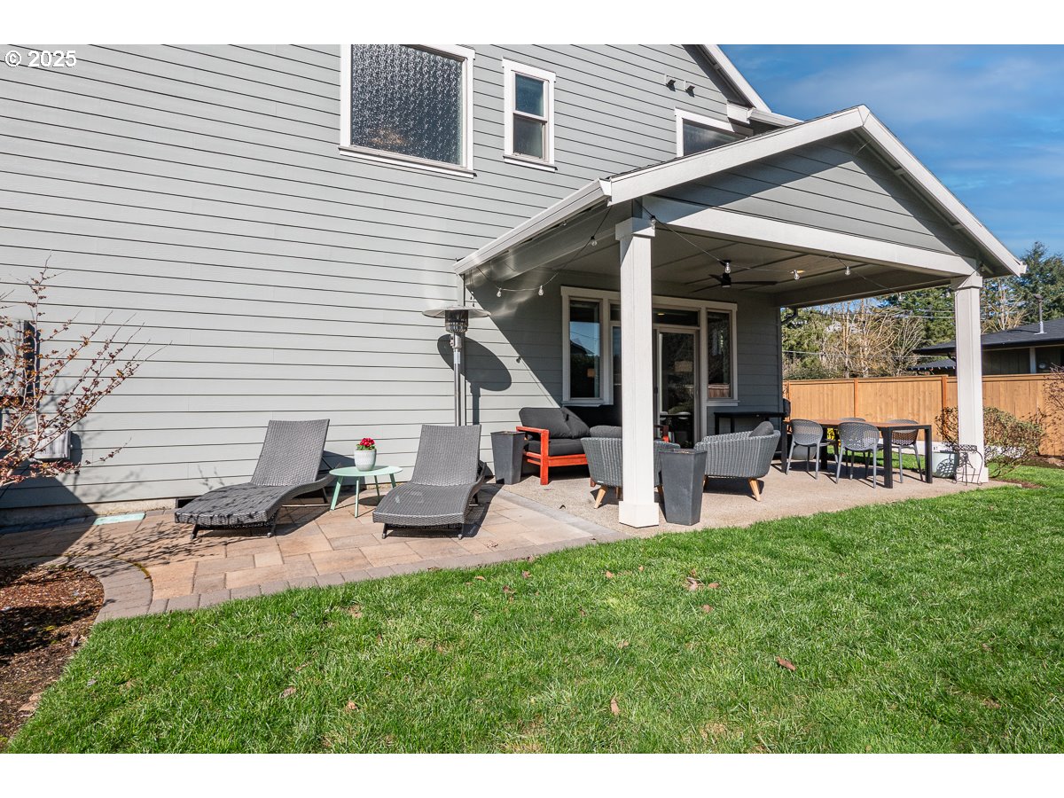2113 WILLAMETTE FALLS DR