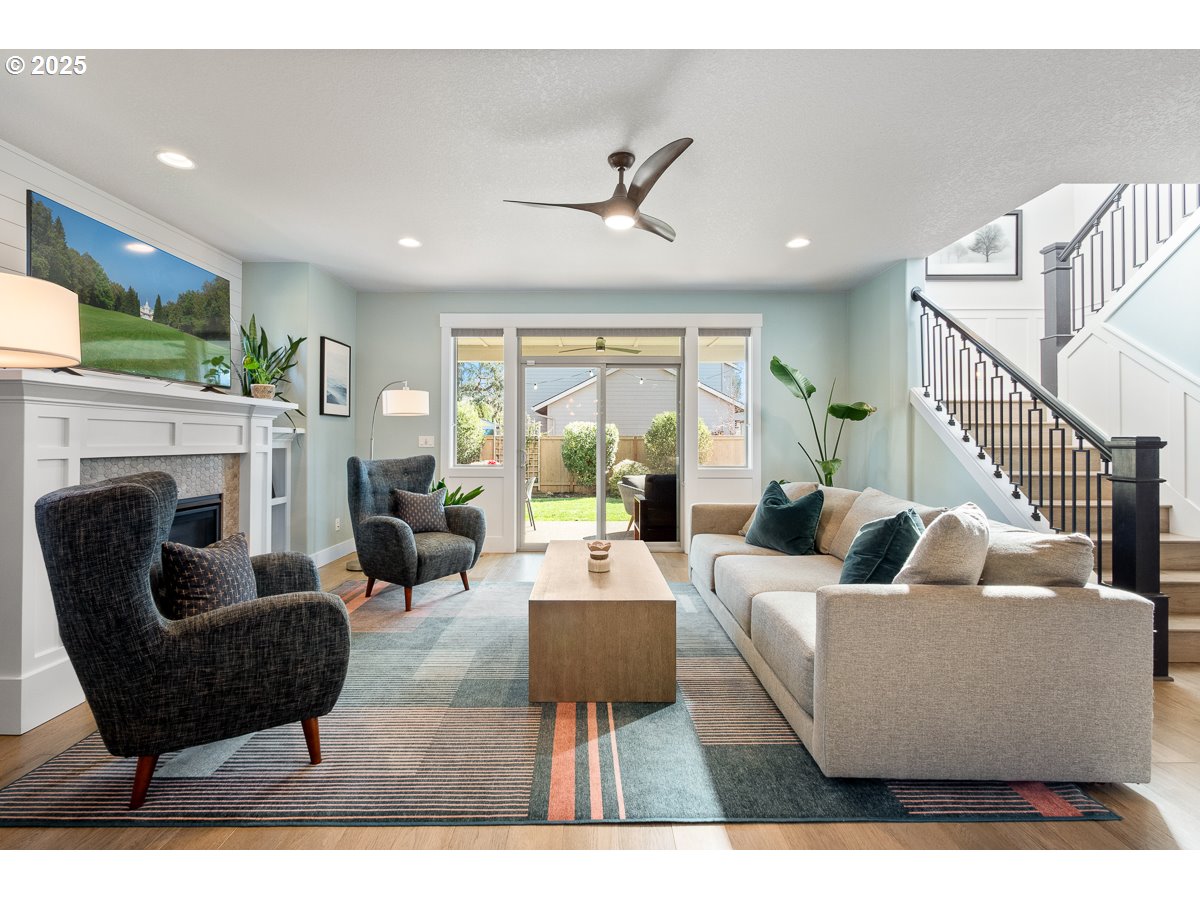 2113 WILLAMETTE FALLS DR