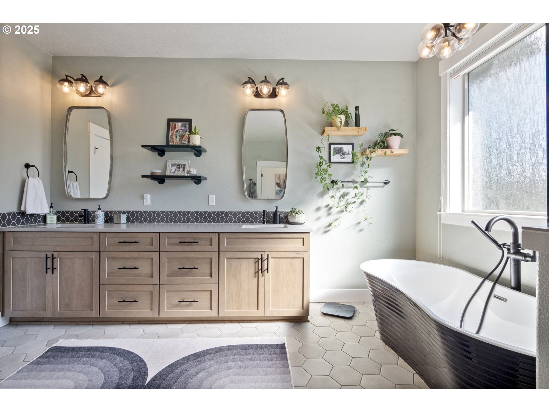 2113 WILLAMETTE FALLS DR