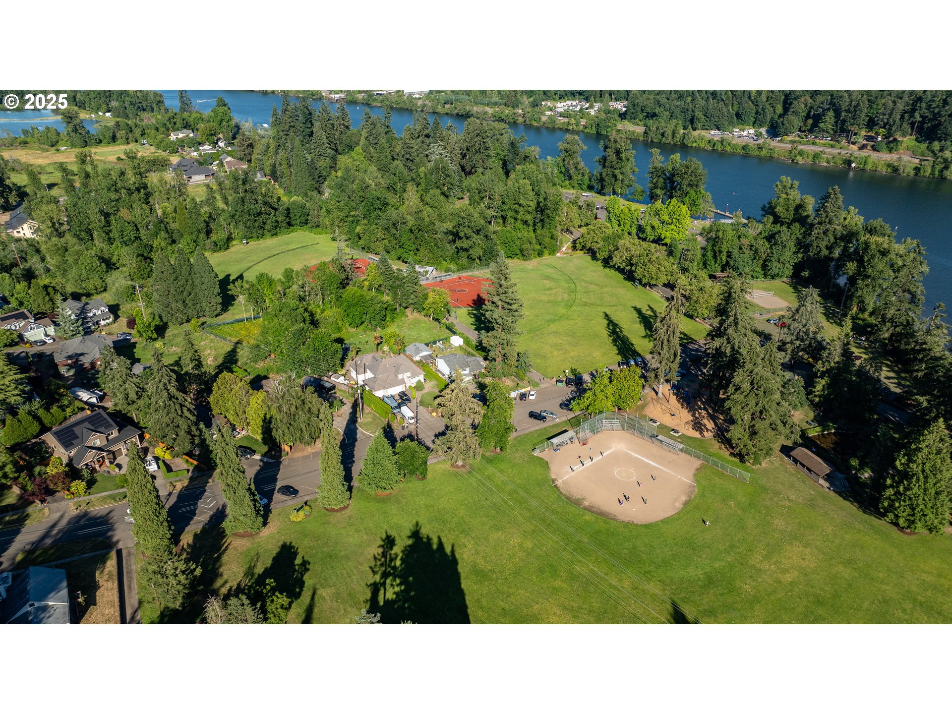 2113 WILLAMETTE FALLS DR