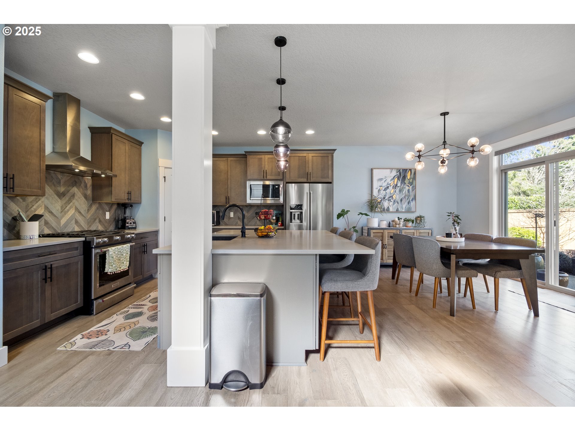 2113 WILLAMETTE FALLS DR