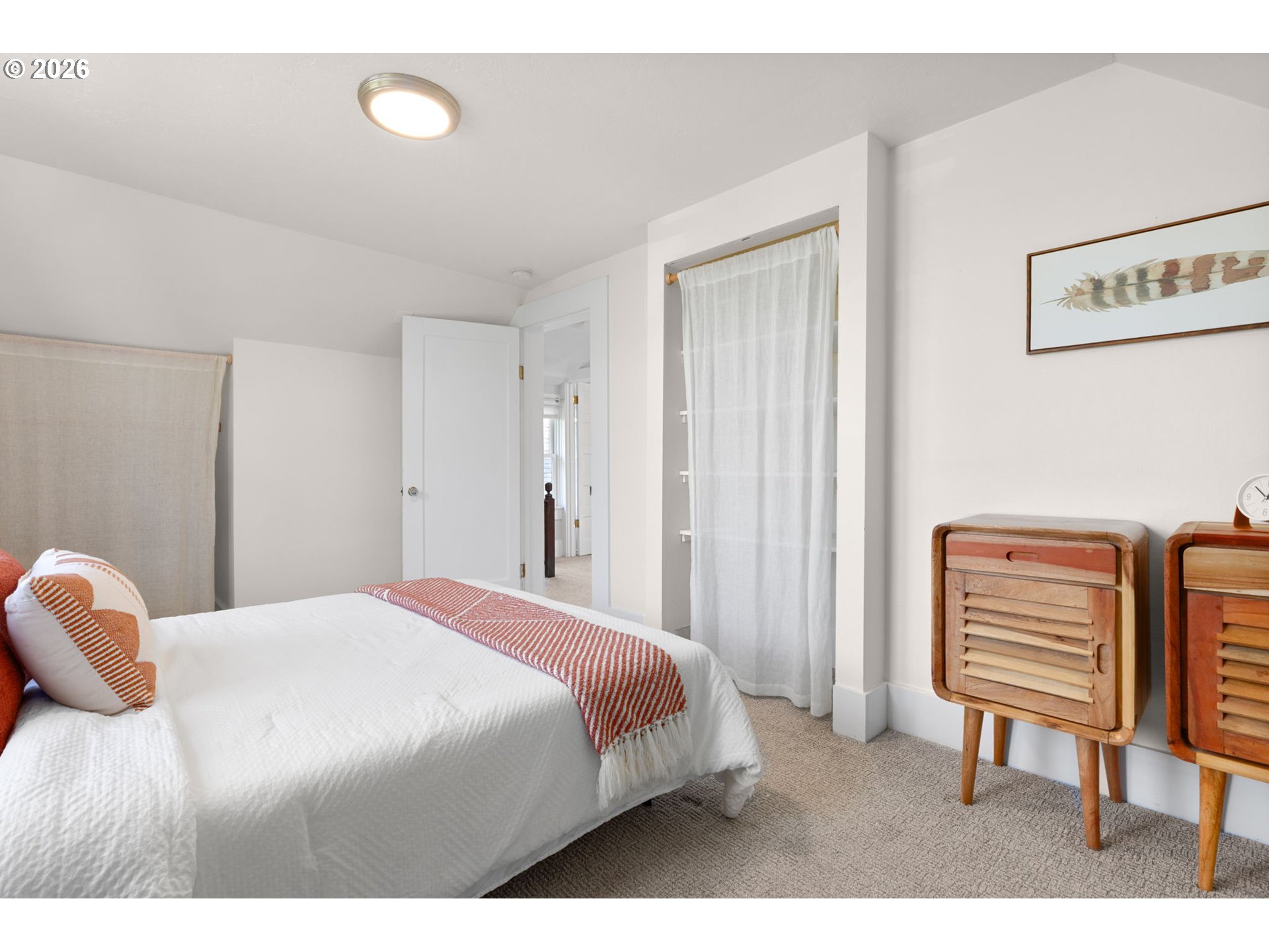 1566 SE LINN ST