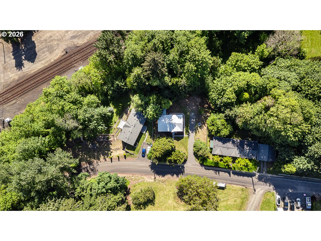 173 PIONEER AVE