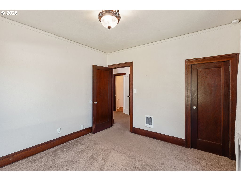 173 PIONEER AVE