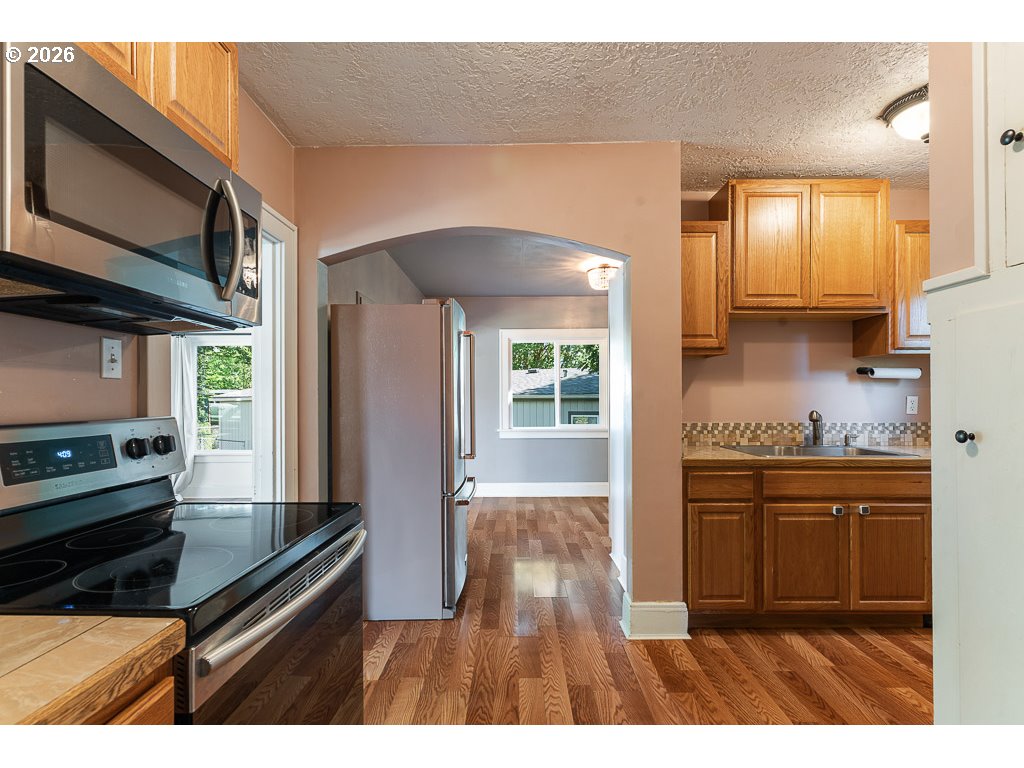 173 PIONEER AVE