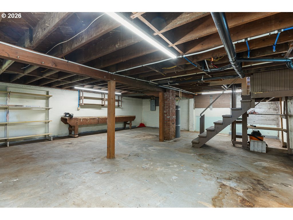 173 PIONEER AVE