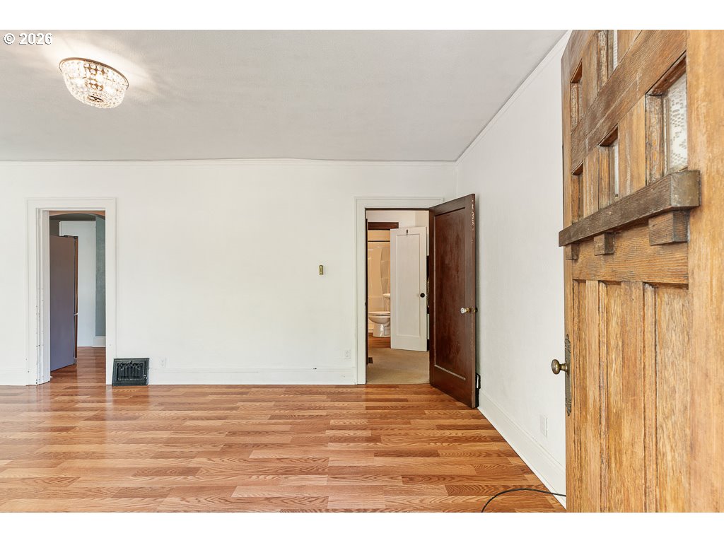 173 PIONEER AVE