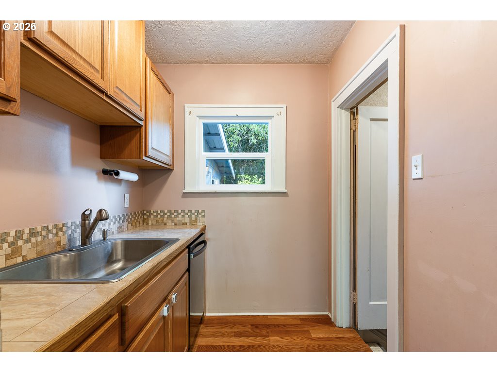 173 PIONEER AVE