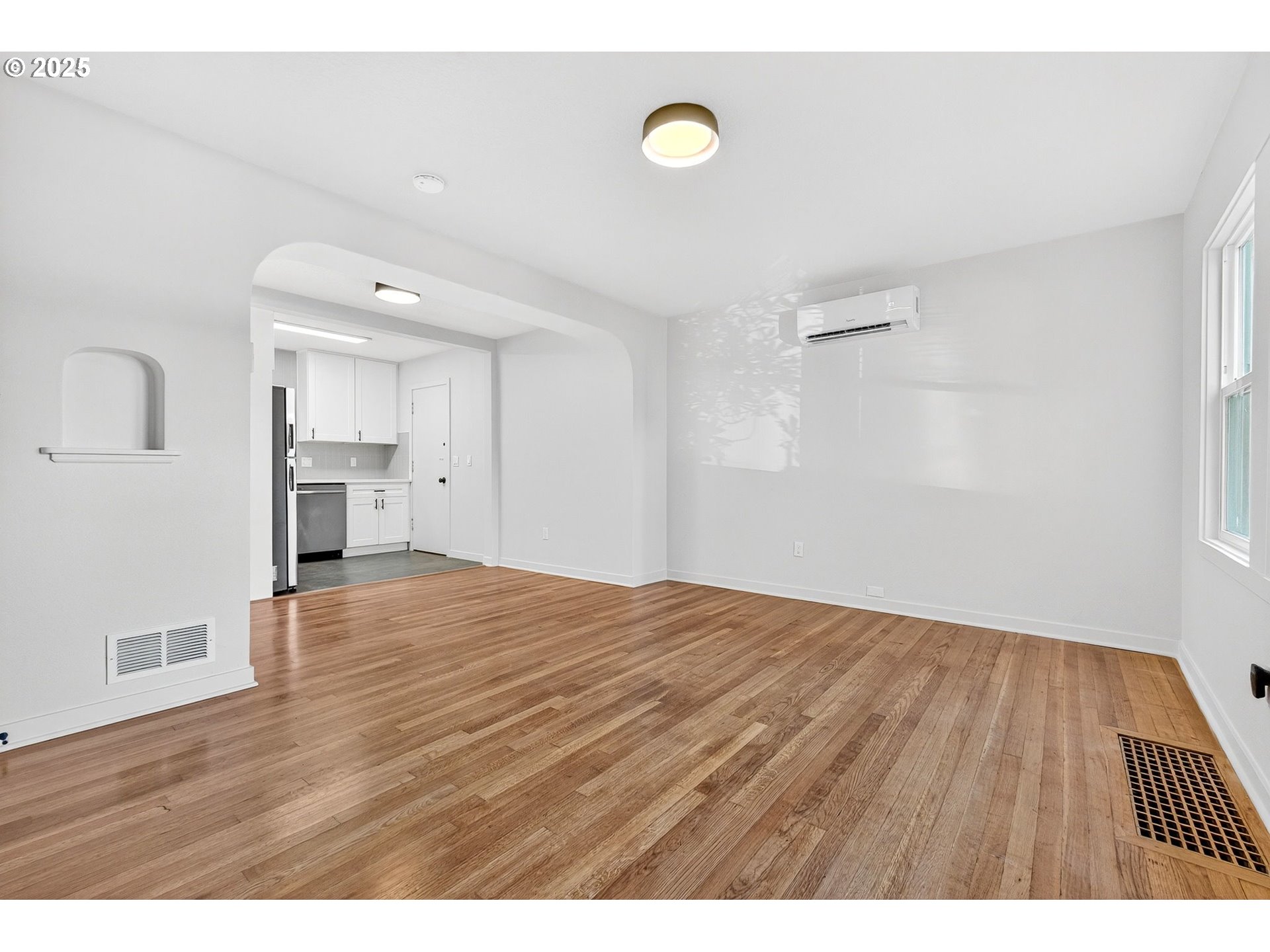 2938 SE WASHINGTON ST