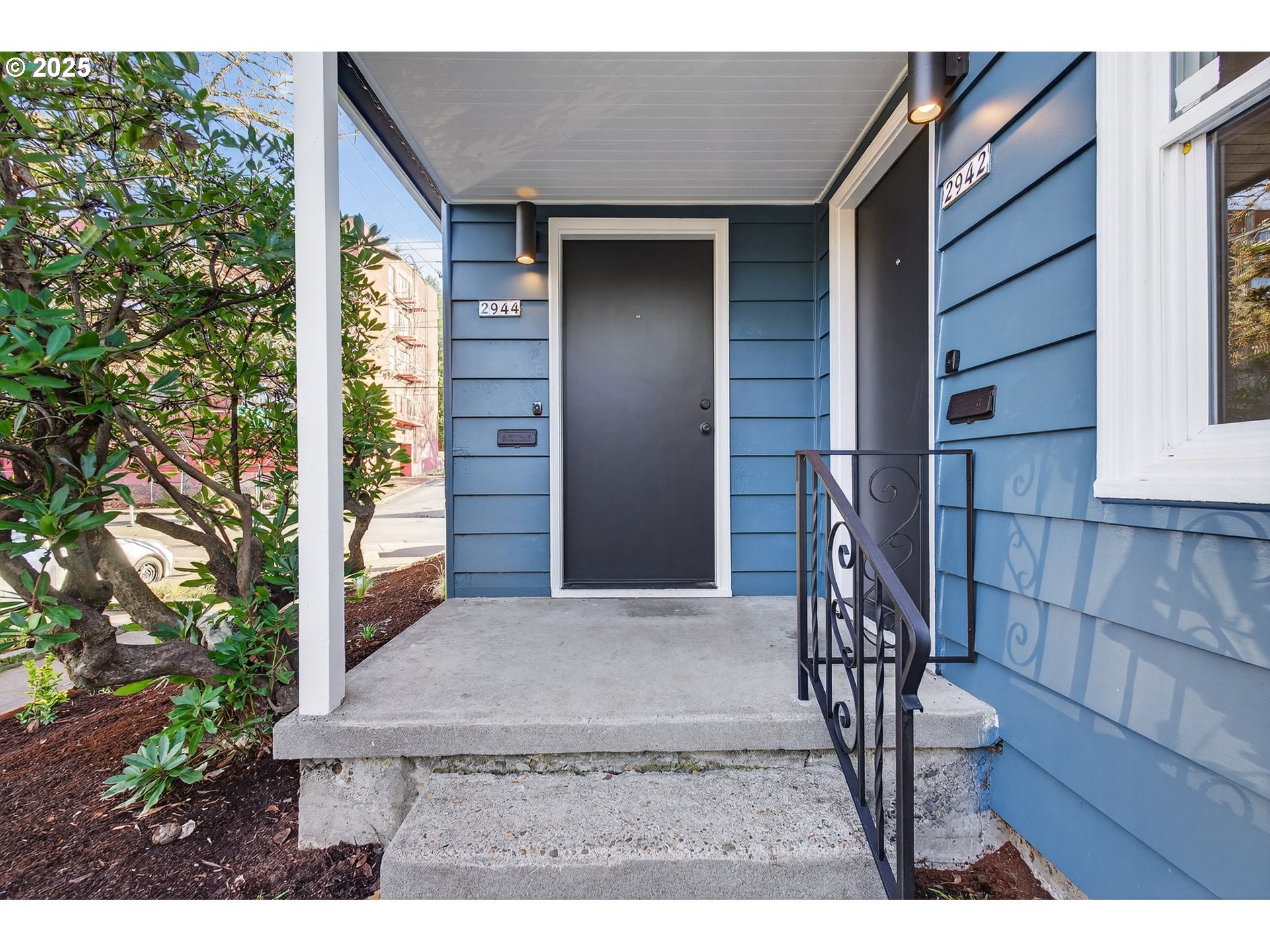 2938 SE WASHINGTON ST