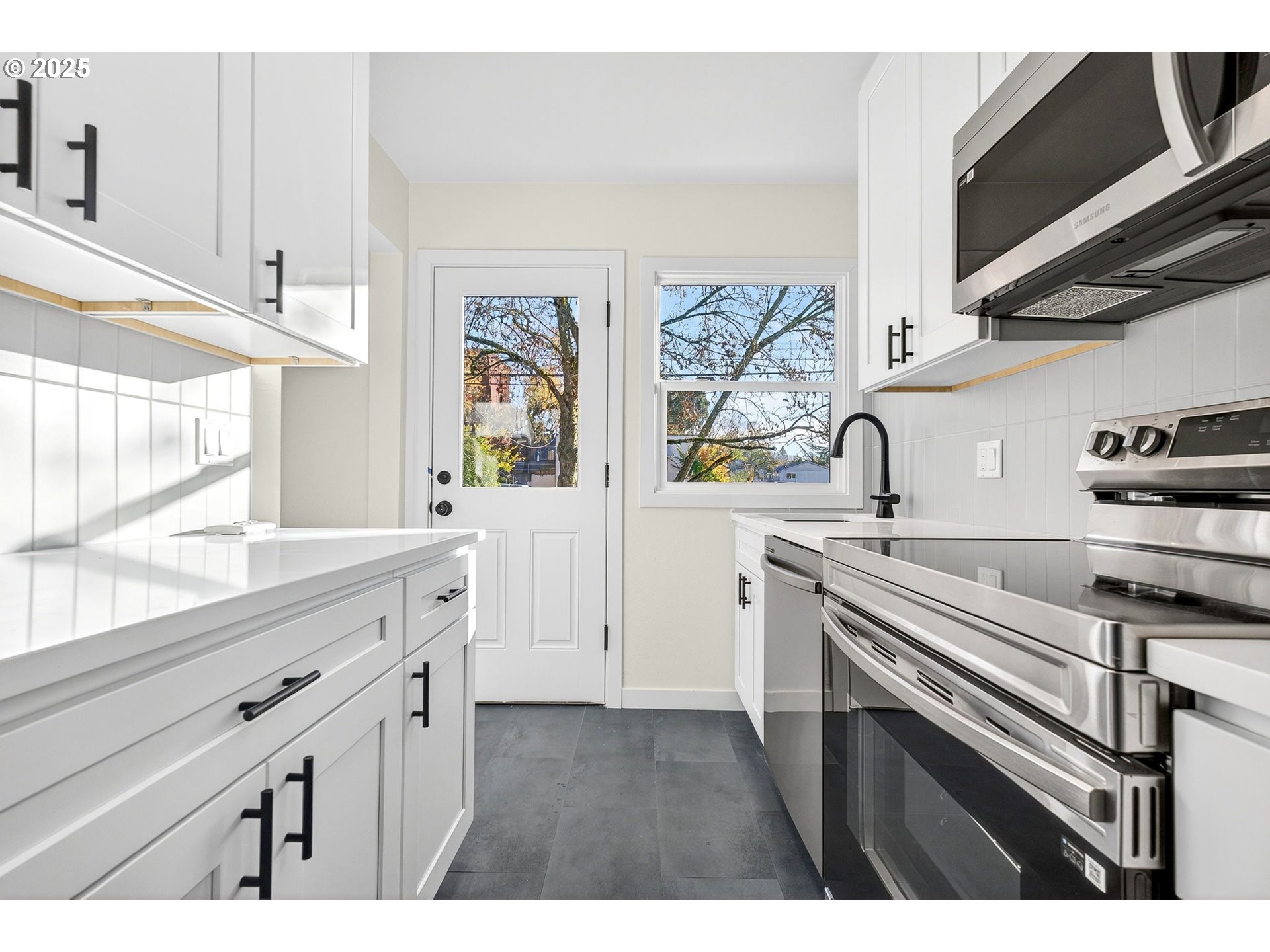 2938 SE WASHINGTON ST