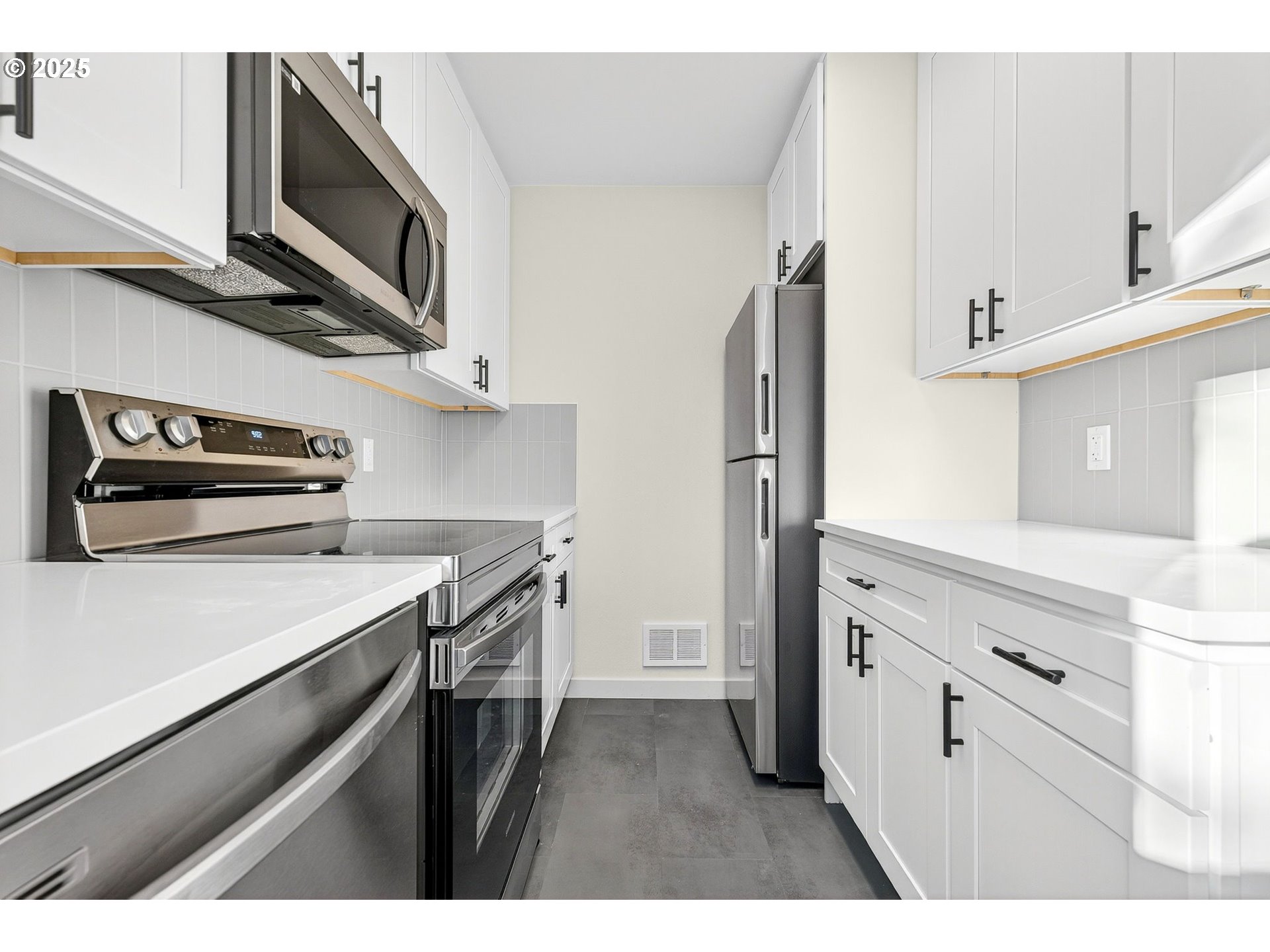 2938 SE WASHINGTON ST