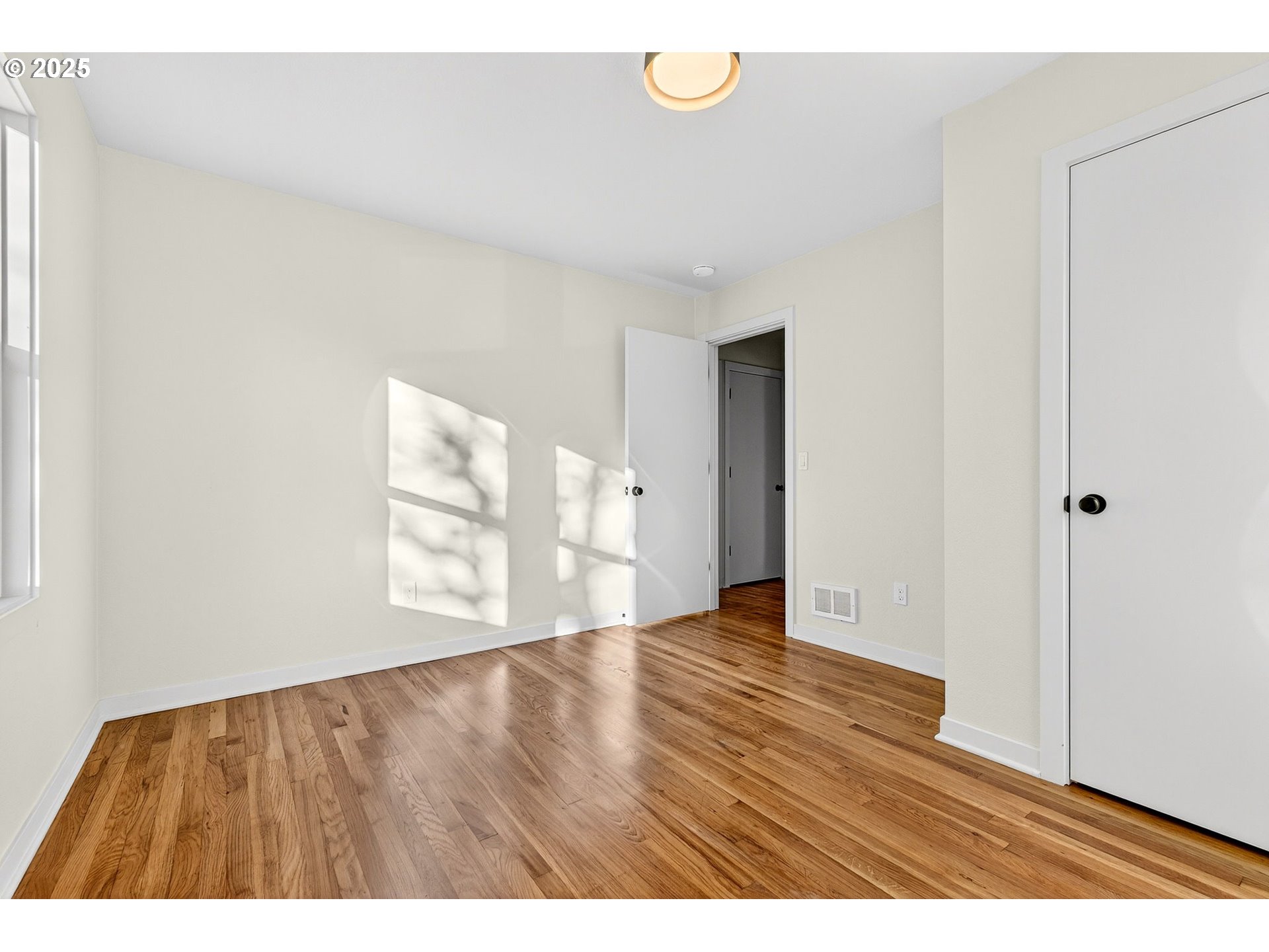 2938 SE WASHINGTON ST