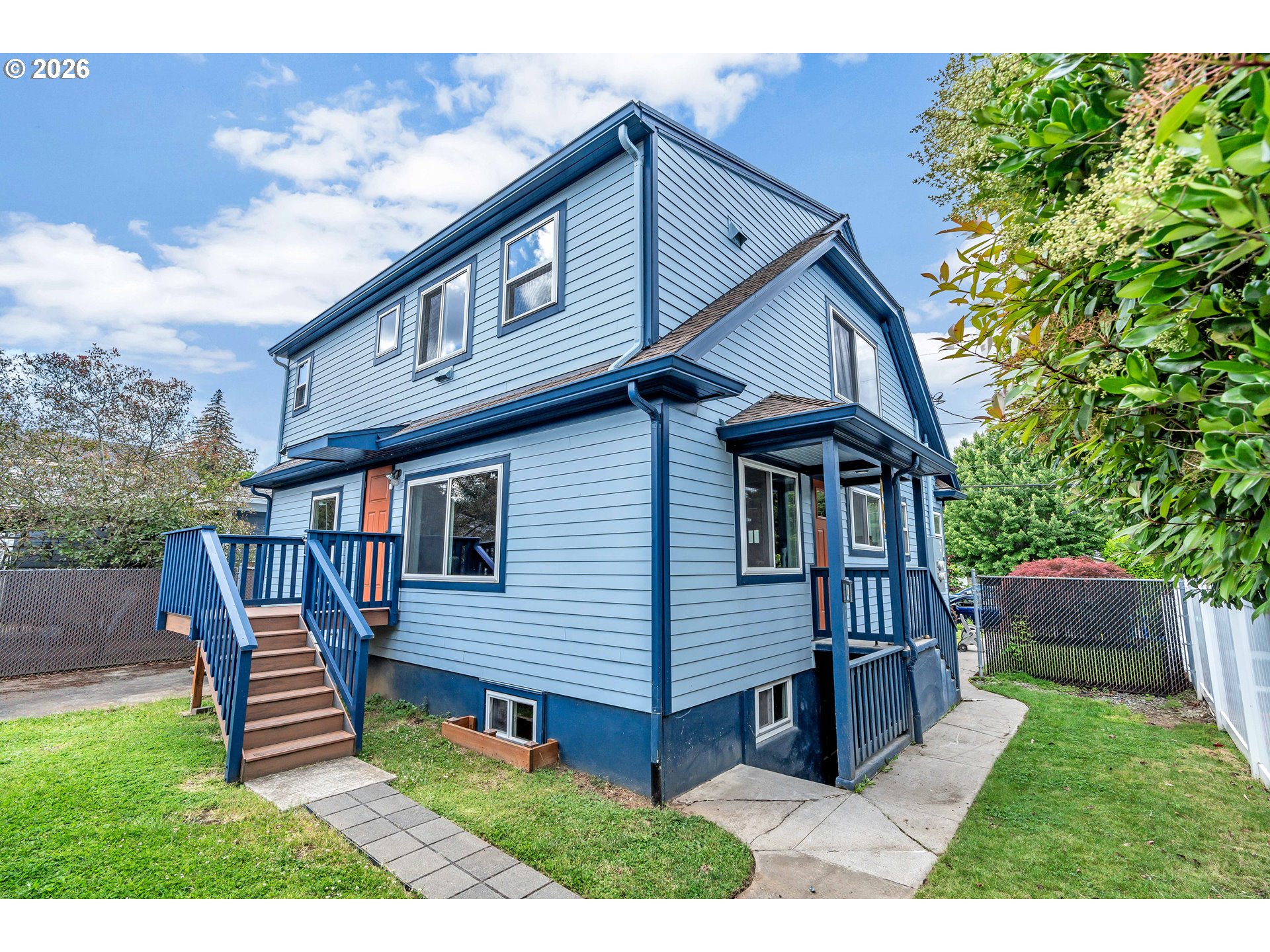 7914 7916 SE MAIN ST