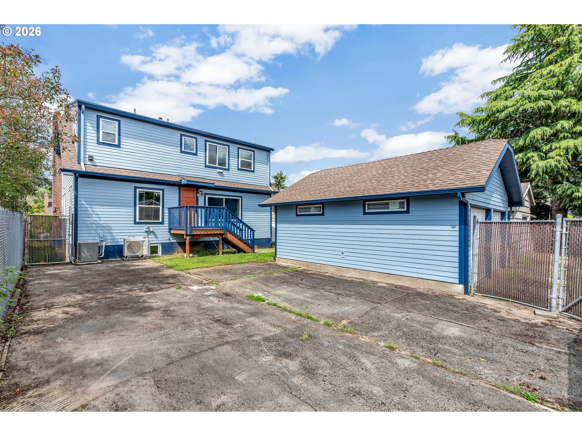 7914 7916 SE MAIN ST