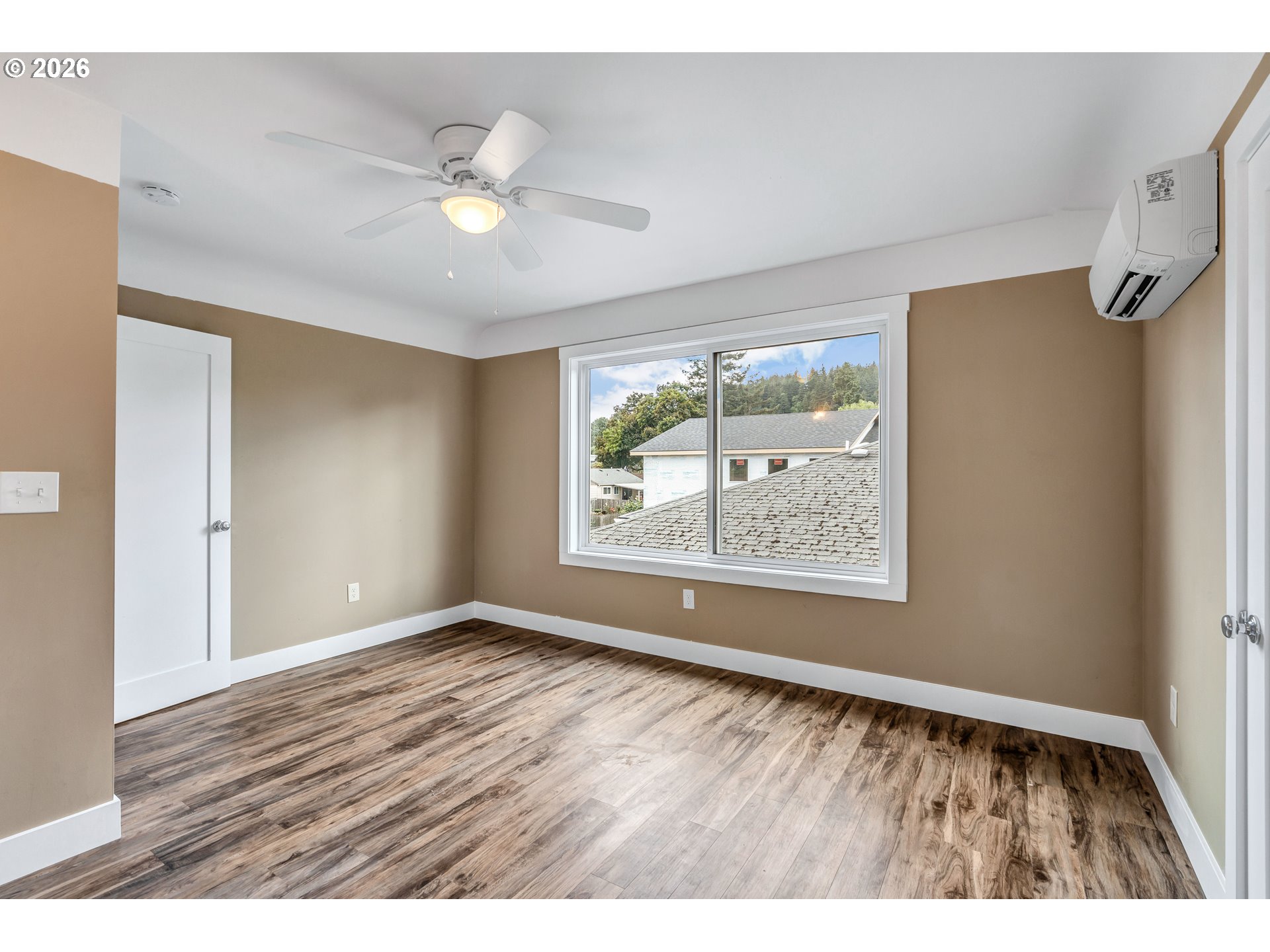 7914 7916 SE MAIN ST