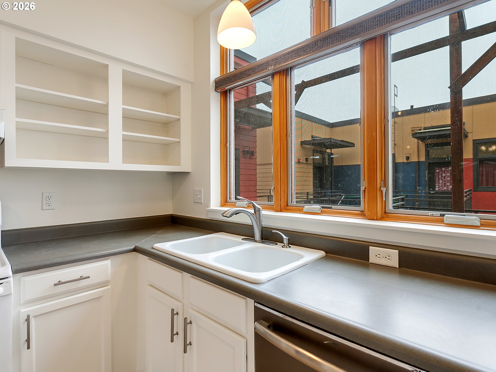 2525 N KILLINGSWORTH ST 310