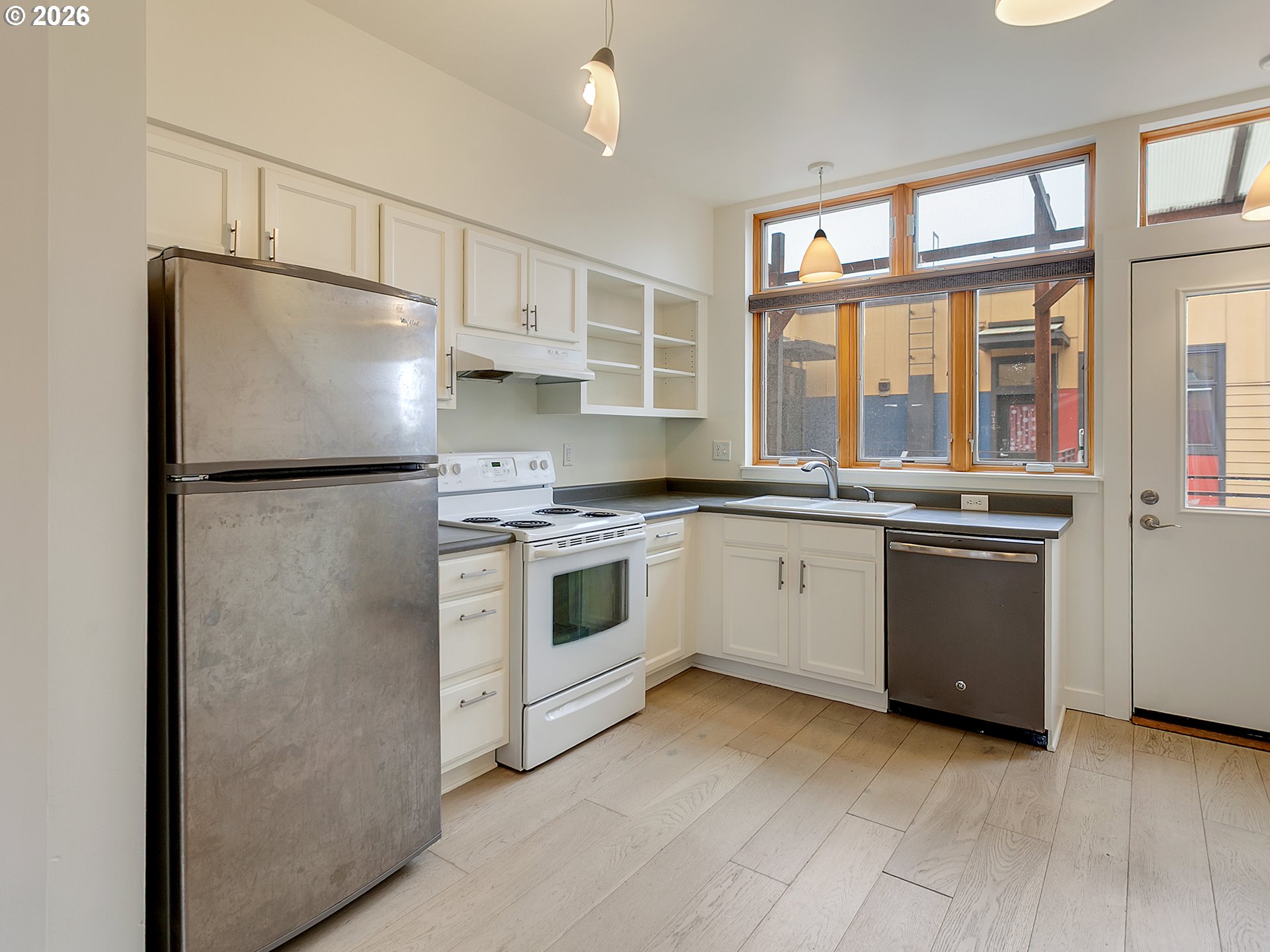 2525 N KILLINGSWORTH ST 310