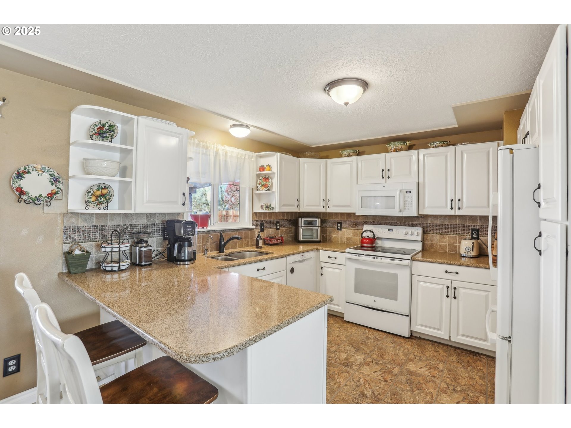 385 FIR ST, Mt. Angel