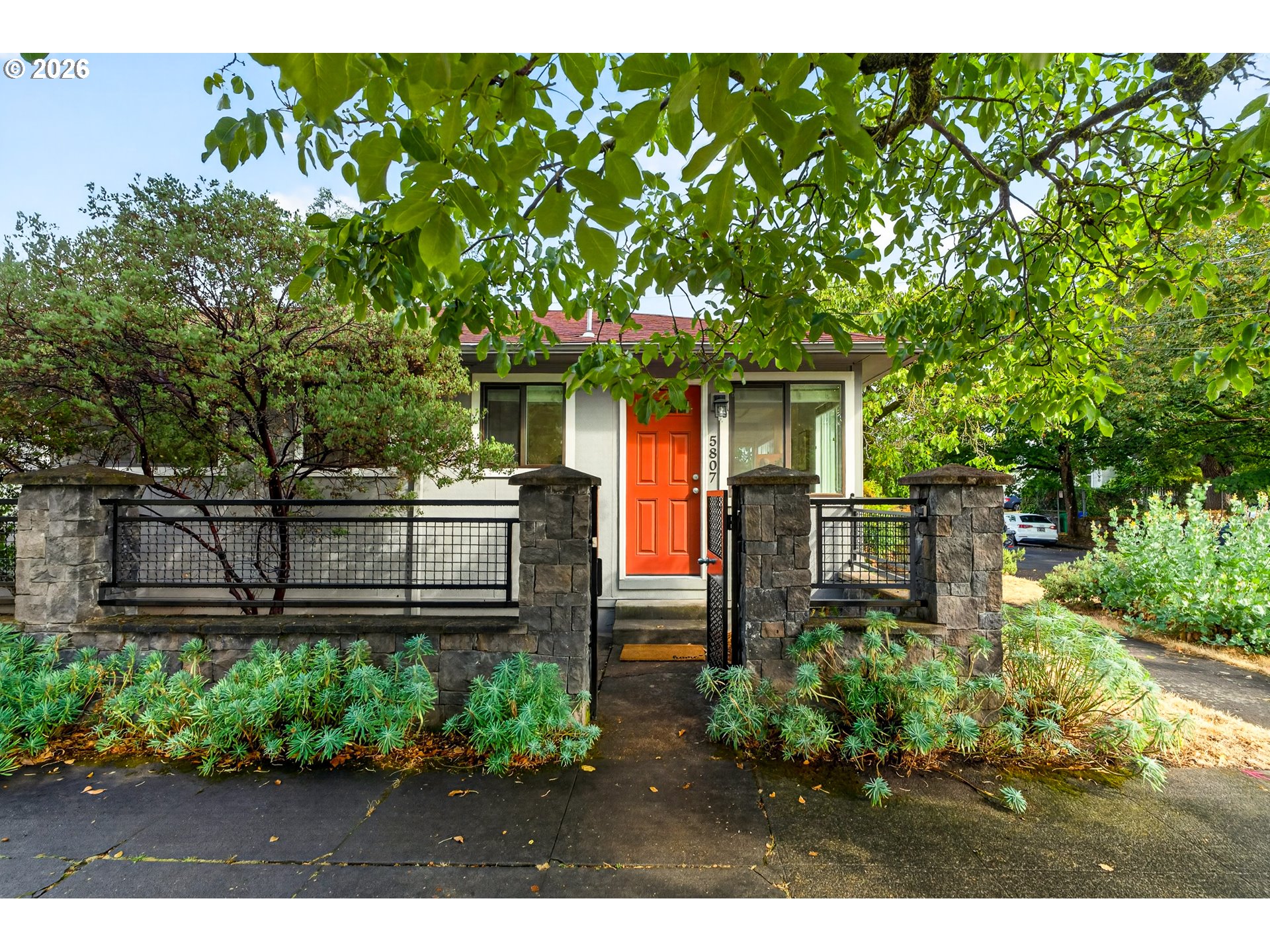 5807 NE 10TH AVE 108