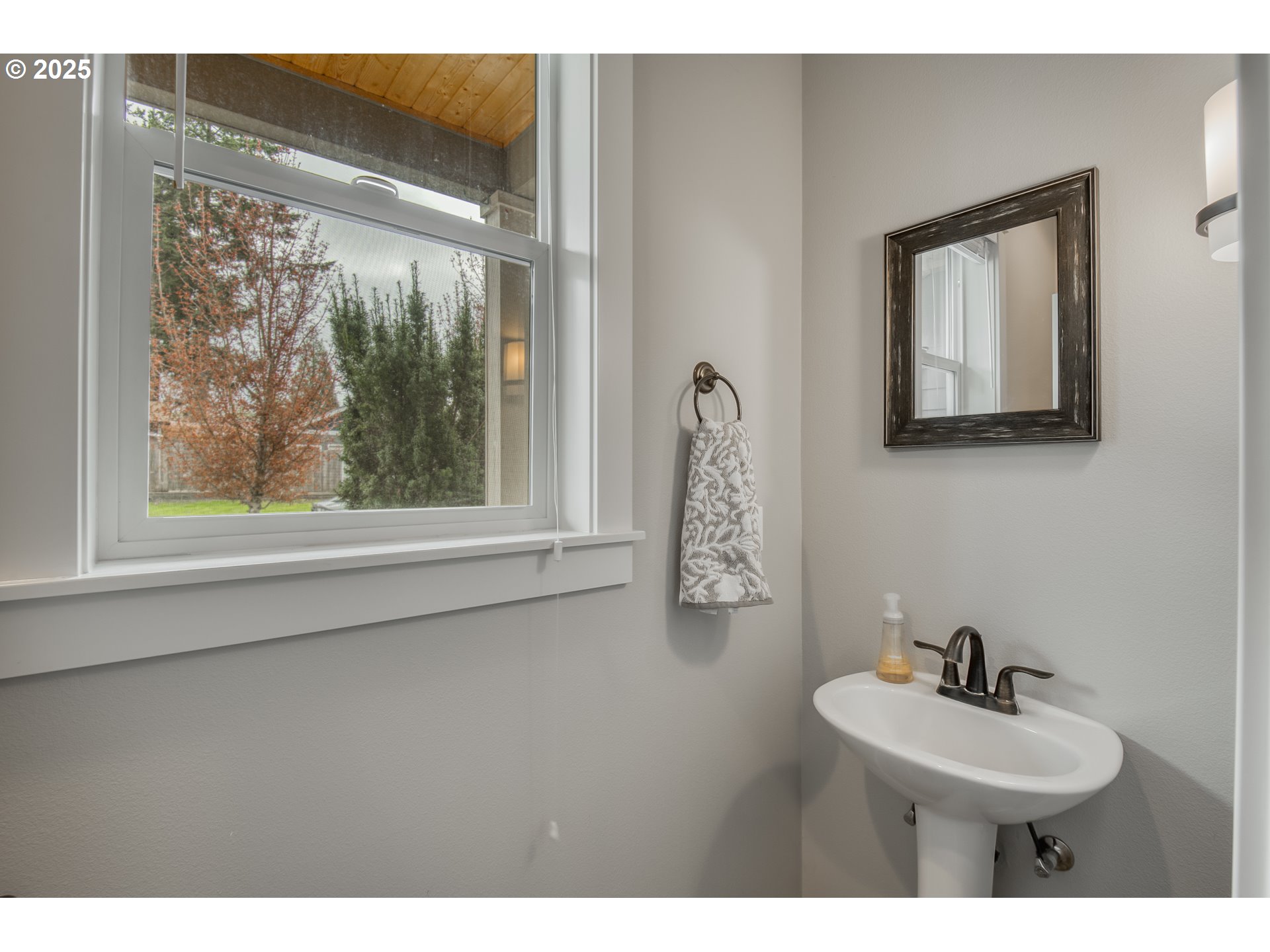 619 DEPOT ST, Fairview