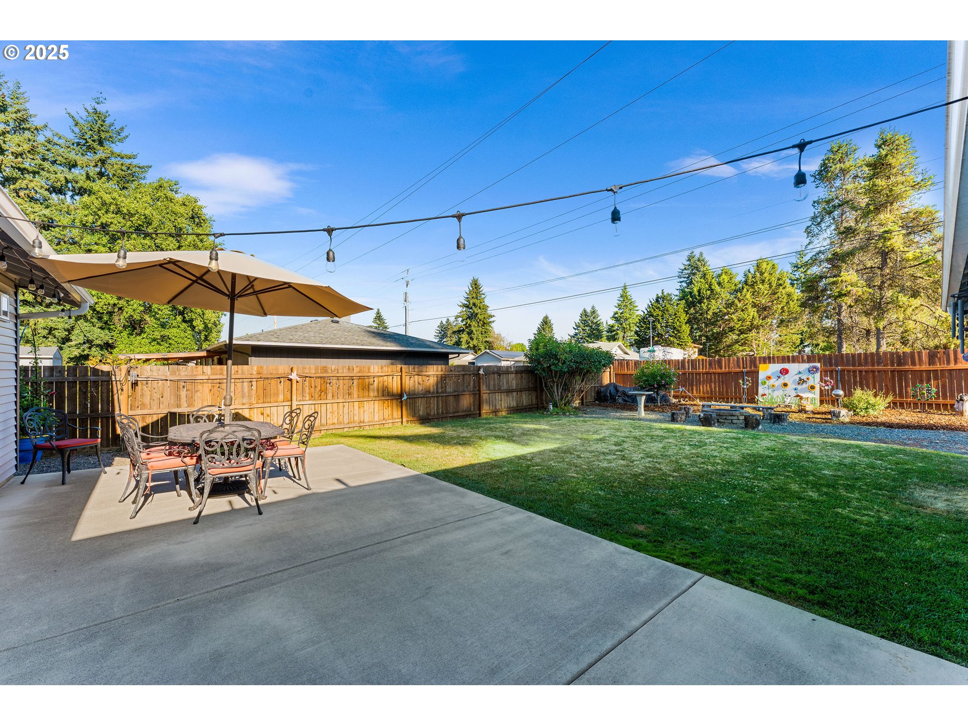 3907 NE RANCHO DR