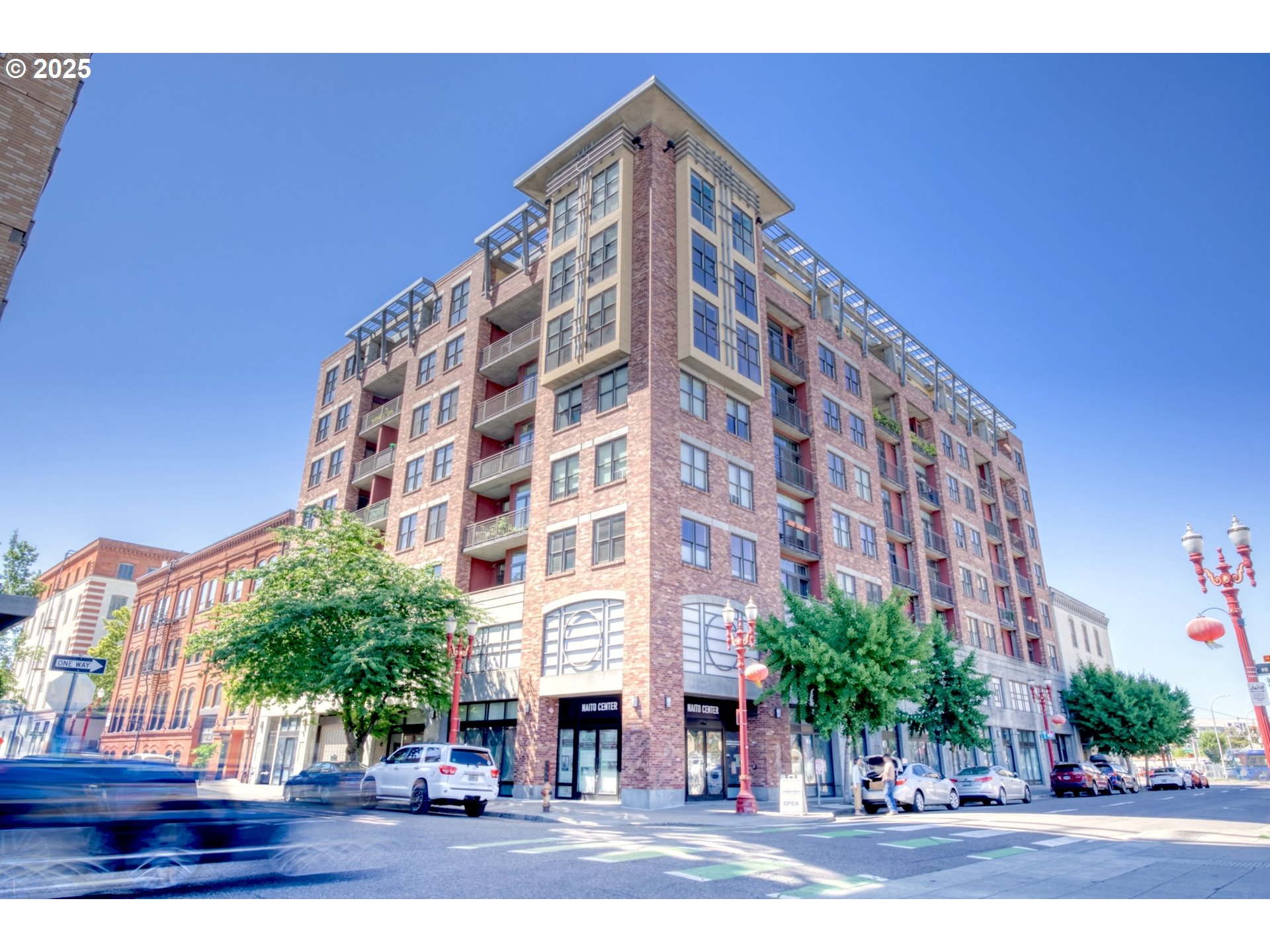 411 NW FLANDERS ST 607