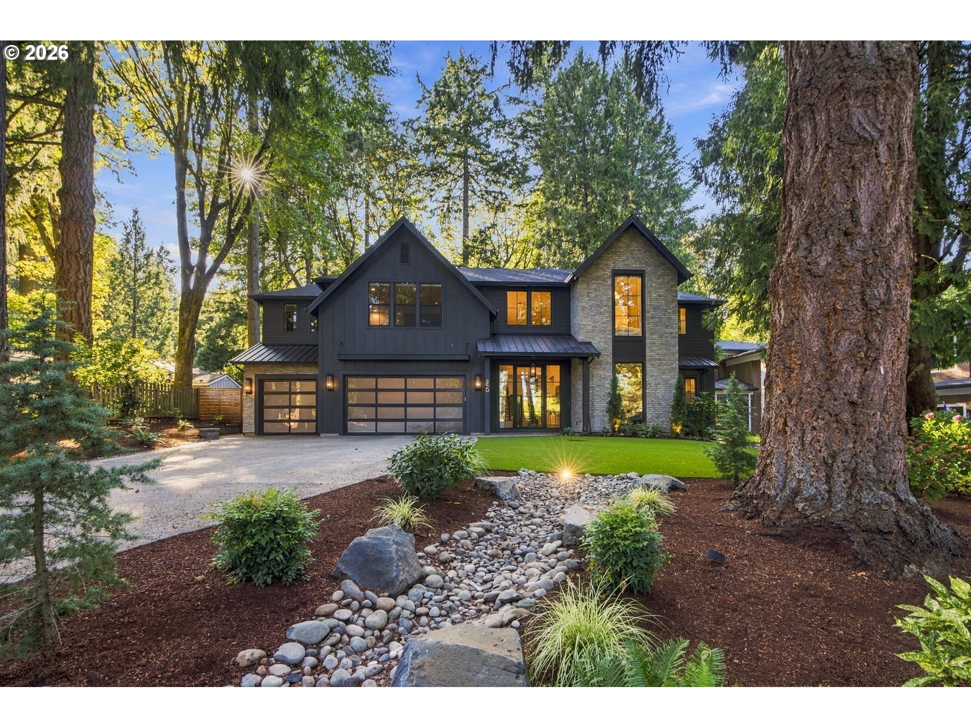 850 YORK RD