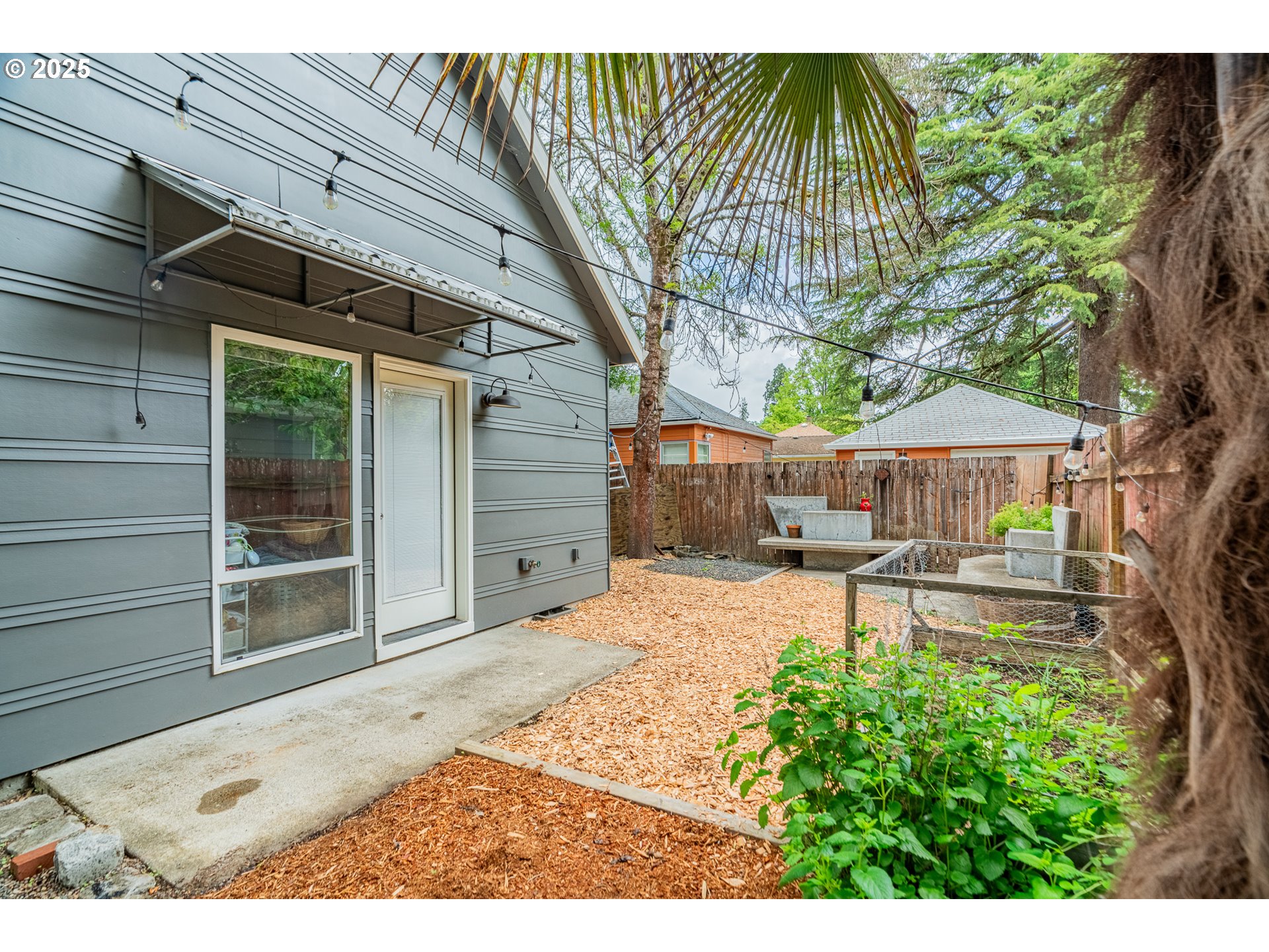 2220 17TH AVE