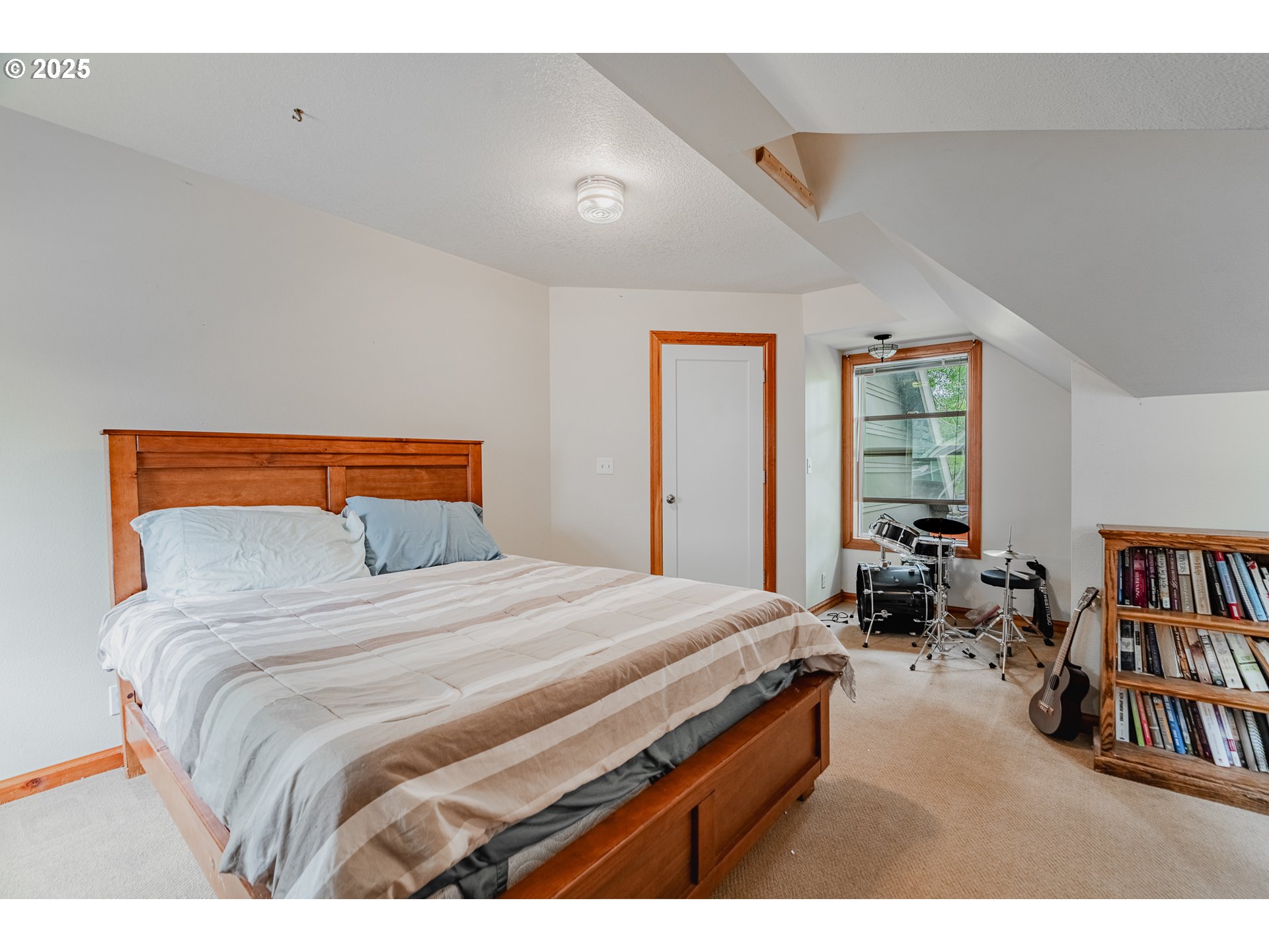 2220 17TH AVE