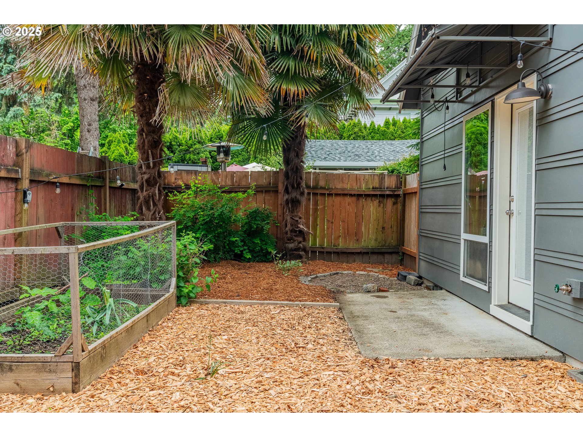 2220 17TH AVE