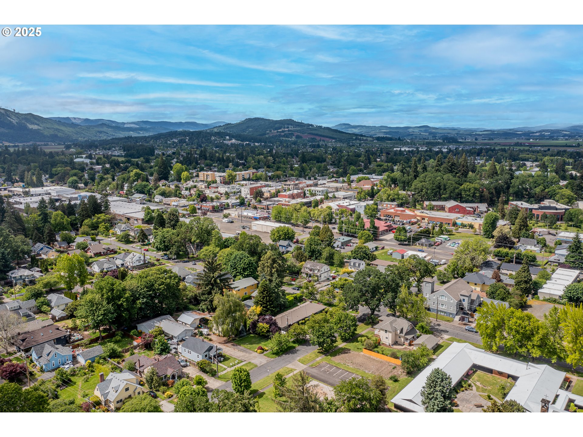2220 17TH AVE