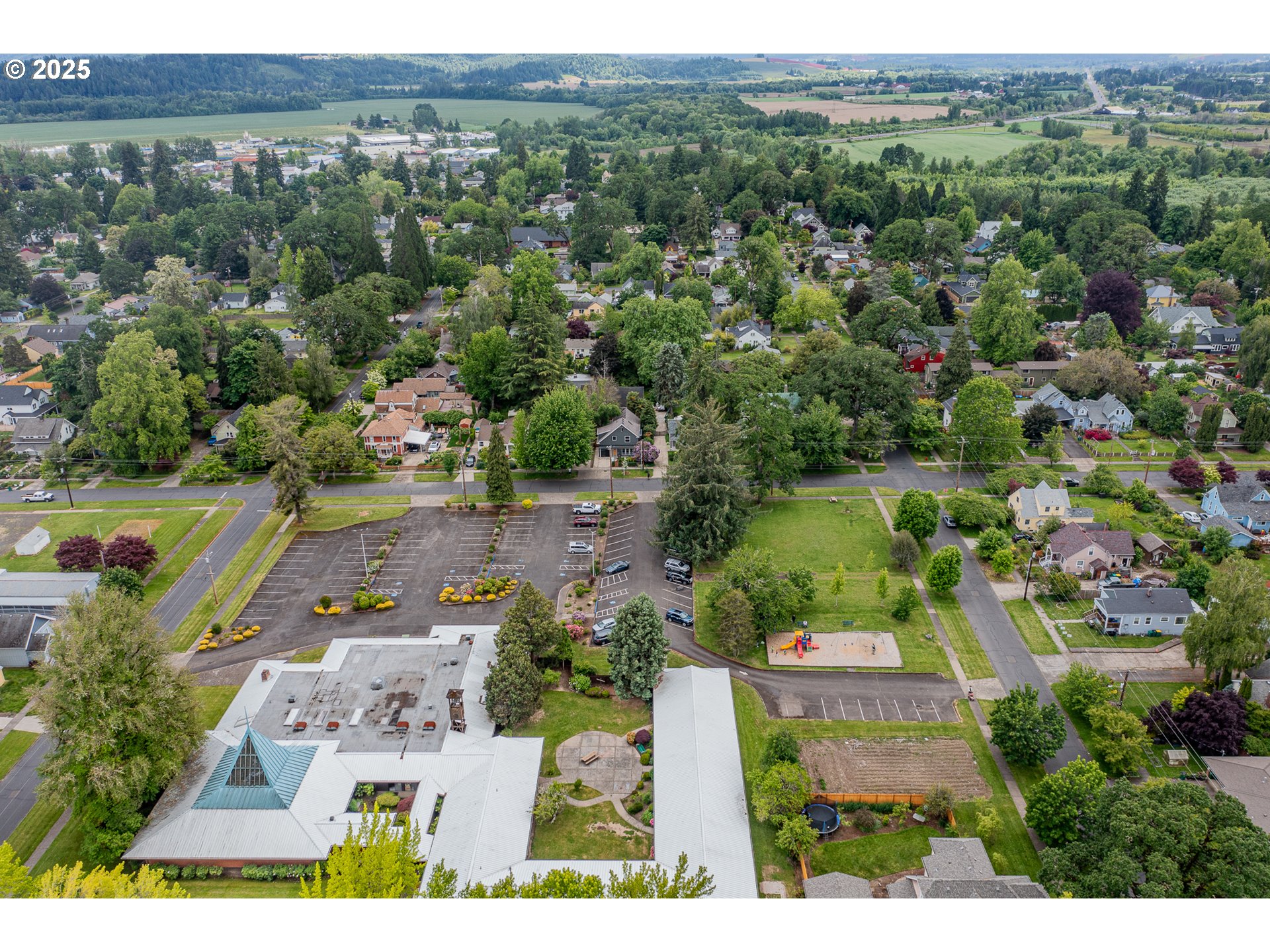 2220 17TH AVE