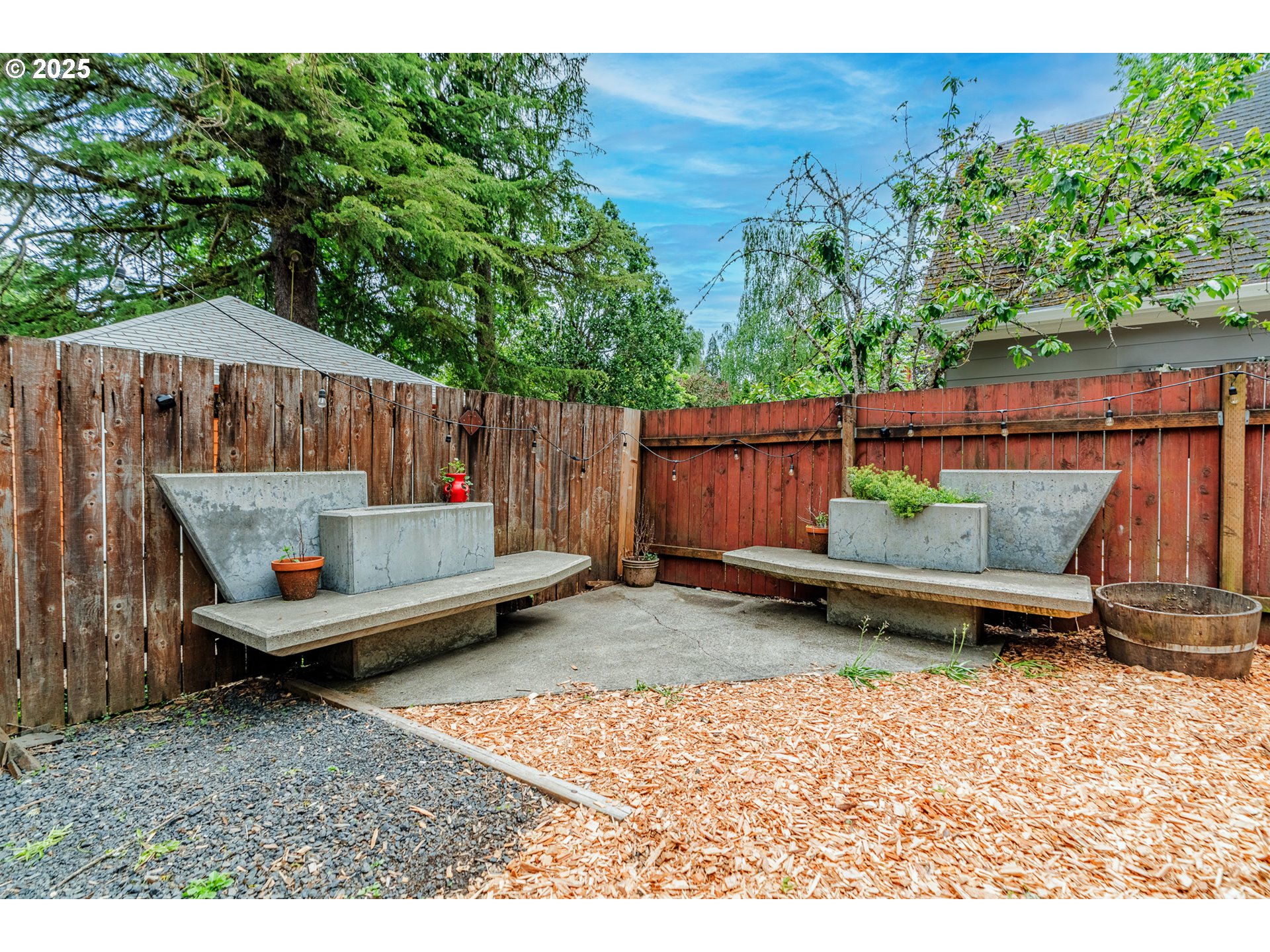 2220 17TH AVE
