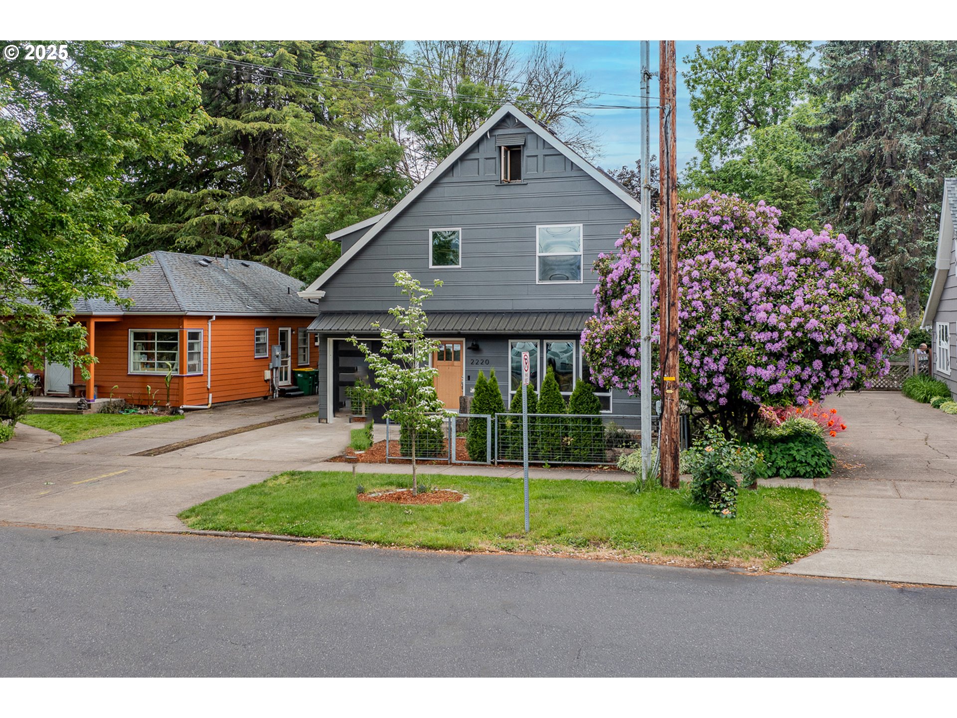 2220 17TH AVE