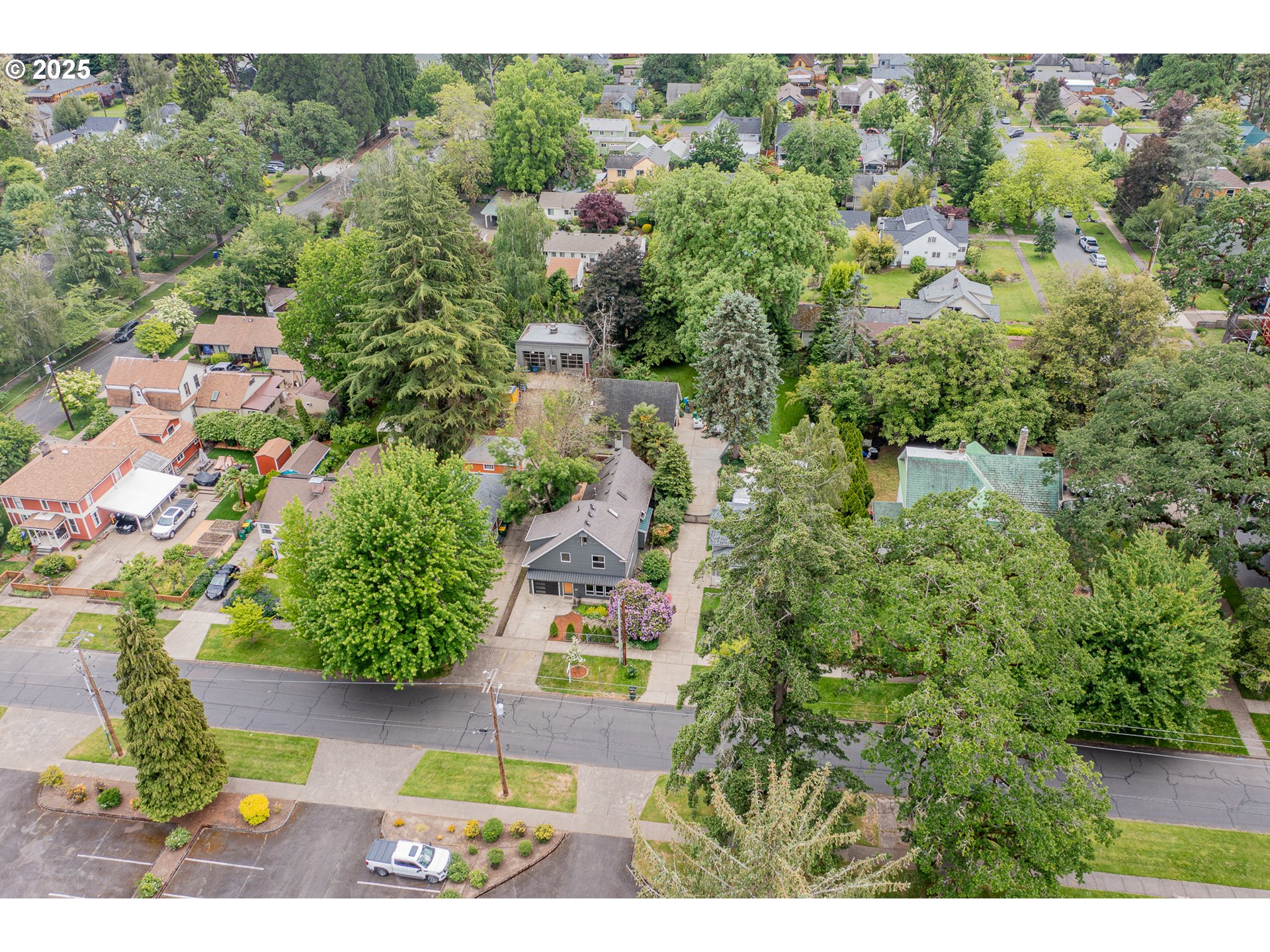 2220 17TH AVE